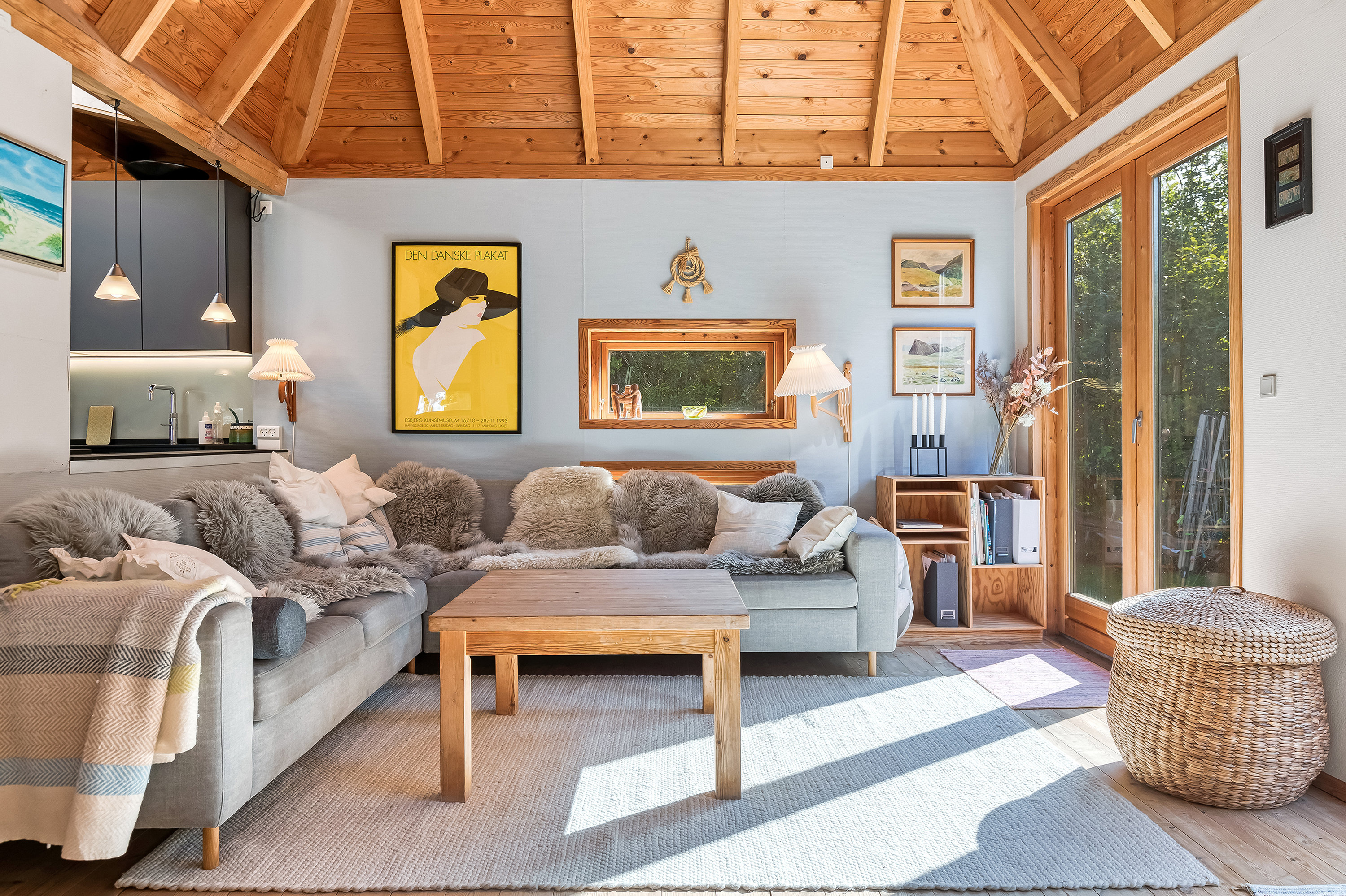 Fremhævet stue billede i fuldskærmstilstand. Billede af Valmuevej 18, 3210 Vejby