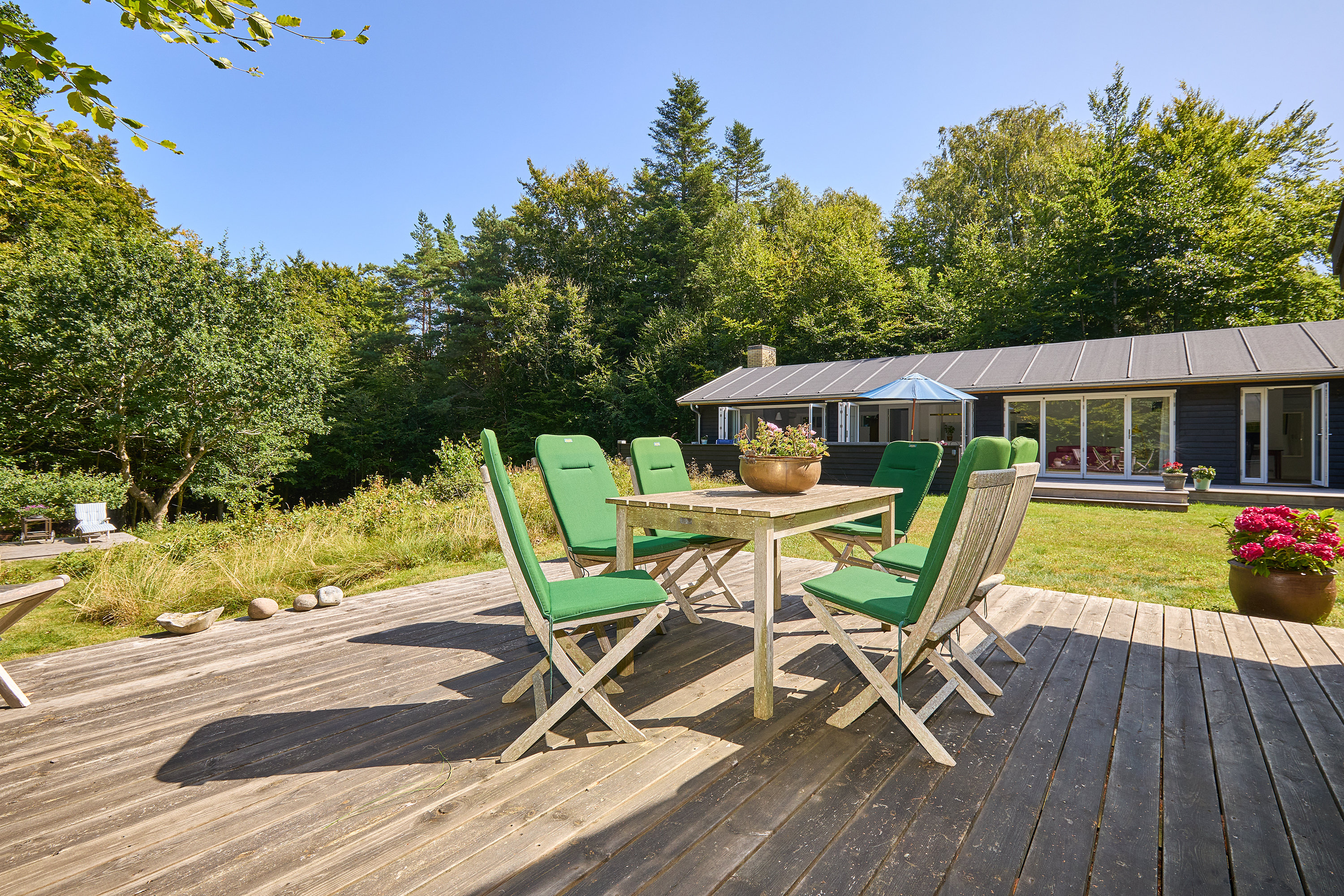 Miniaturebillede 1: terrasse. Billede af Skovbakken 3, Rågeleje, 3210 Vejby