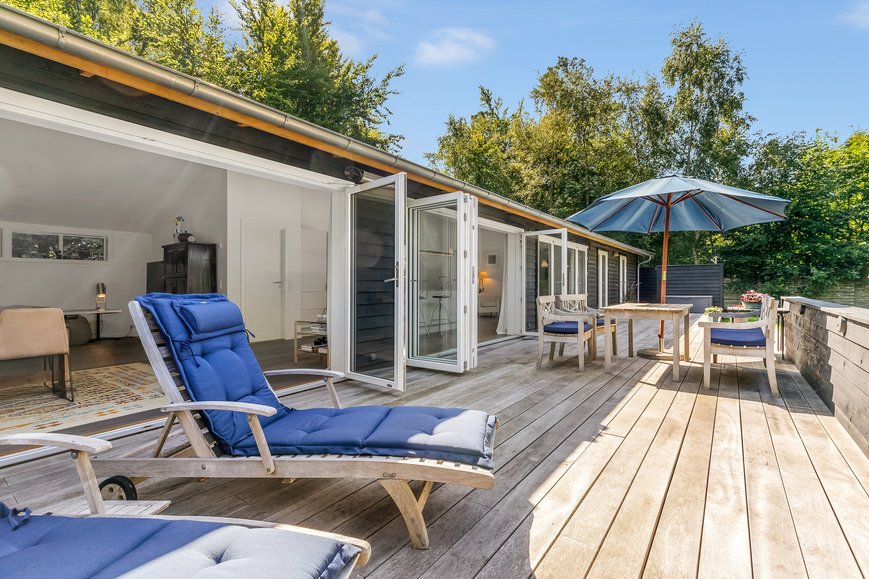 Fremhævet terrasse billede i fuldskærmstilstand. Billede af Skovbakken 3, Rågeleje, 3210 Vejby