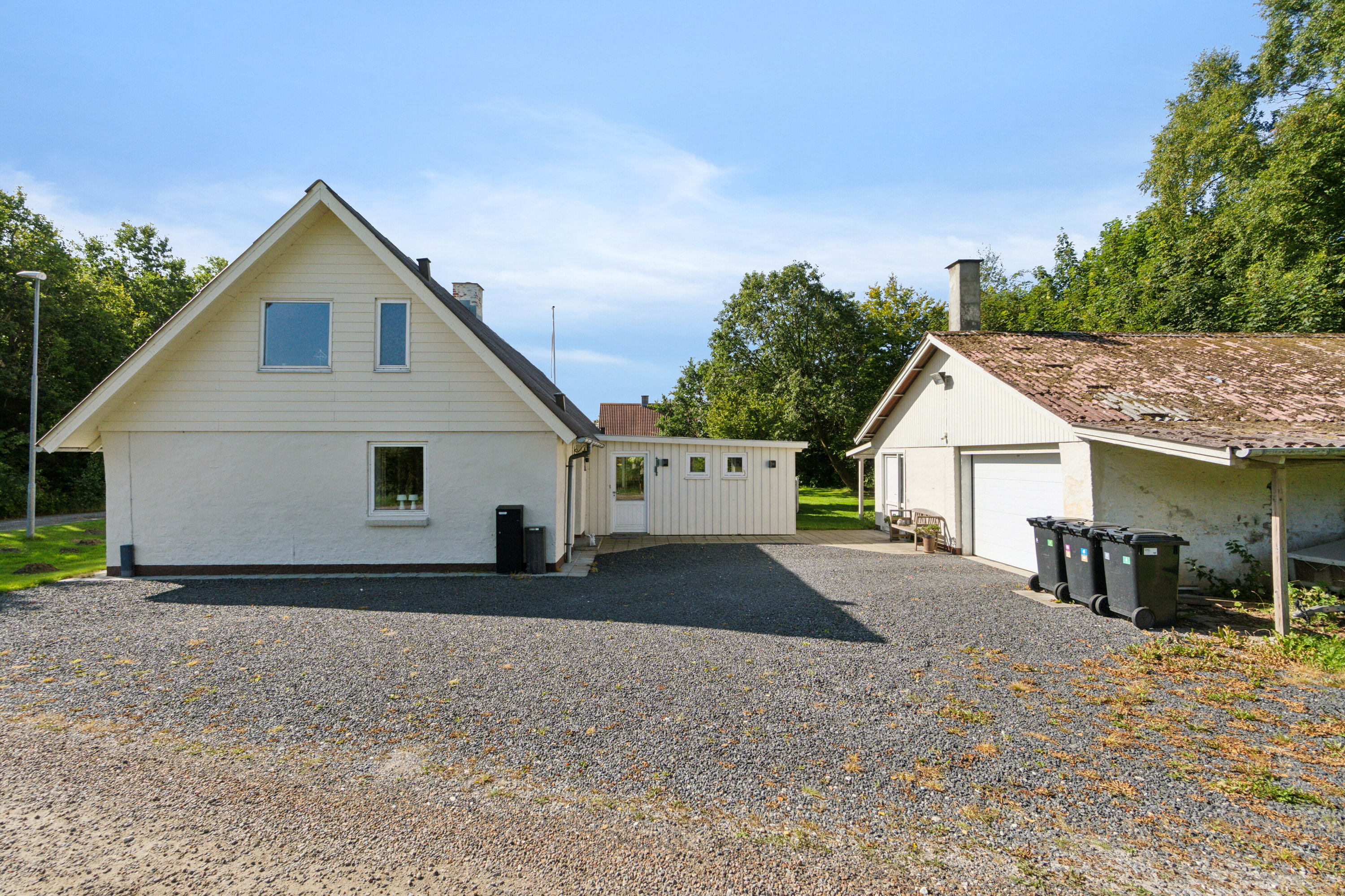 Miniaturebillede 1: set fra vejen. Billede af Vorringvej 6, Tved, 7700 Thisted