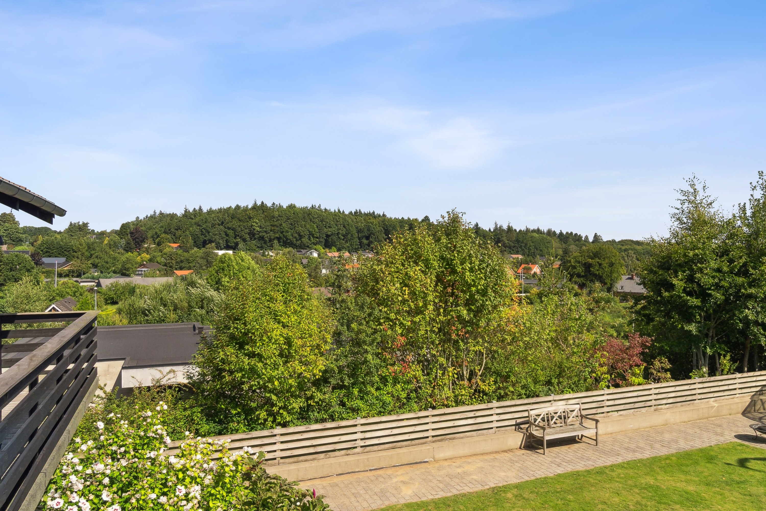 Fremhævet udendørs billede i fuldskærmstilstand. Billede af Sankelmarksvej 42, 8600 Silkeborg