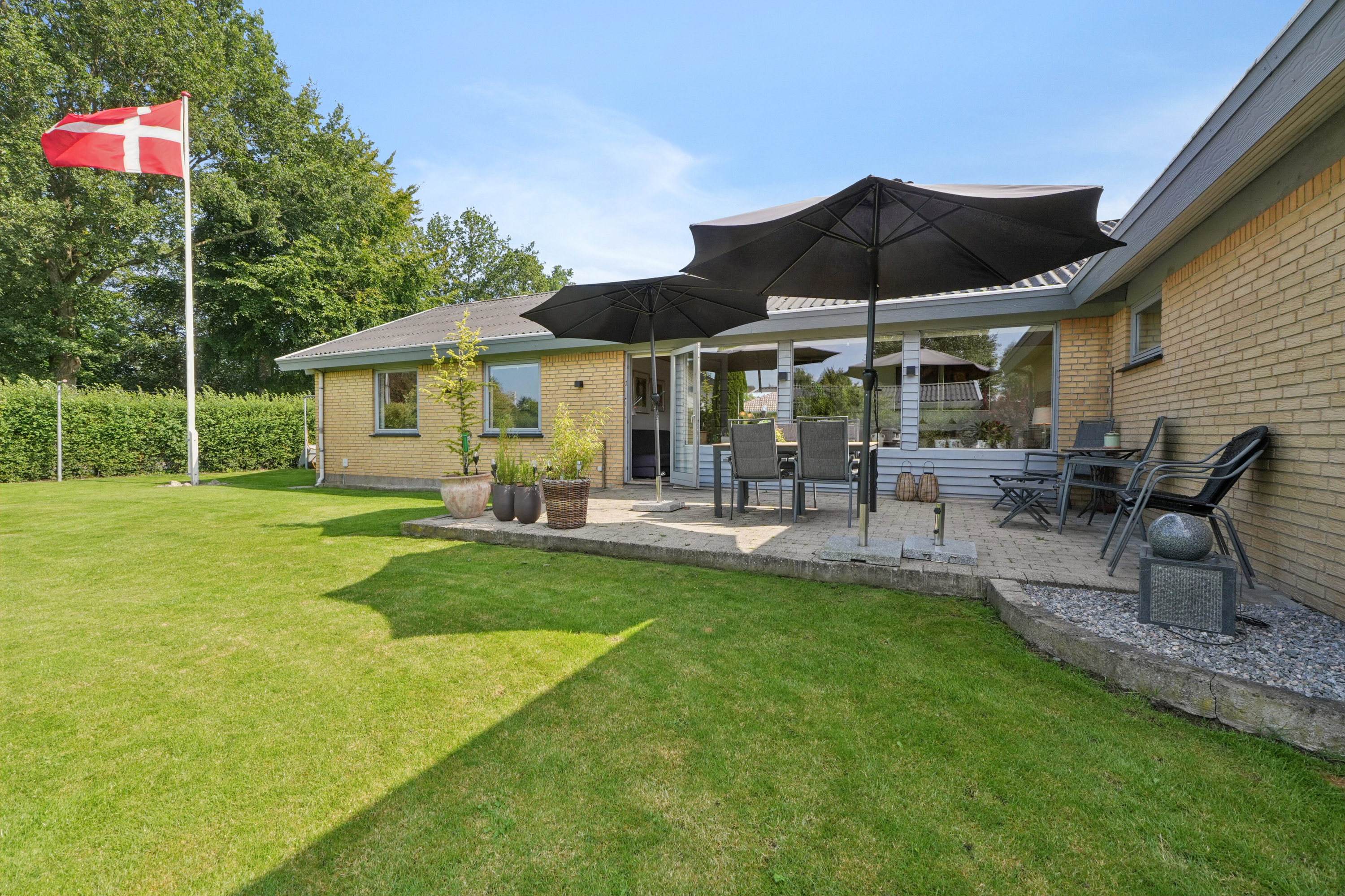 Fremhævet overdækket terrasse billede i fuldskærmstilstand. Billede af Rådyrløkken 85, Slukefter, 5210 Odense NV