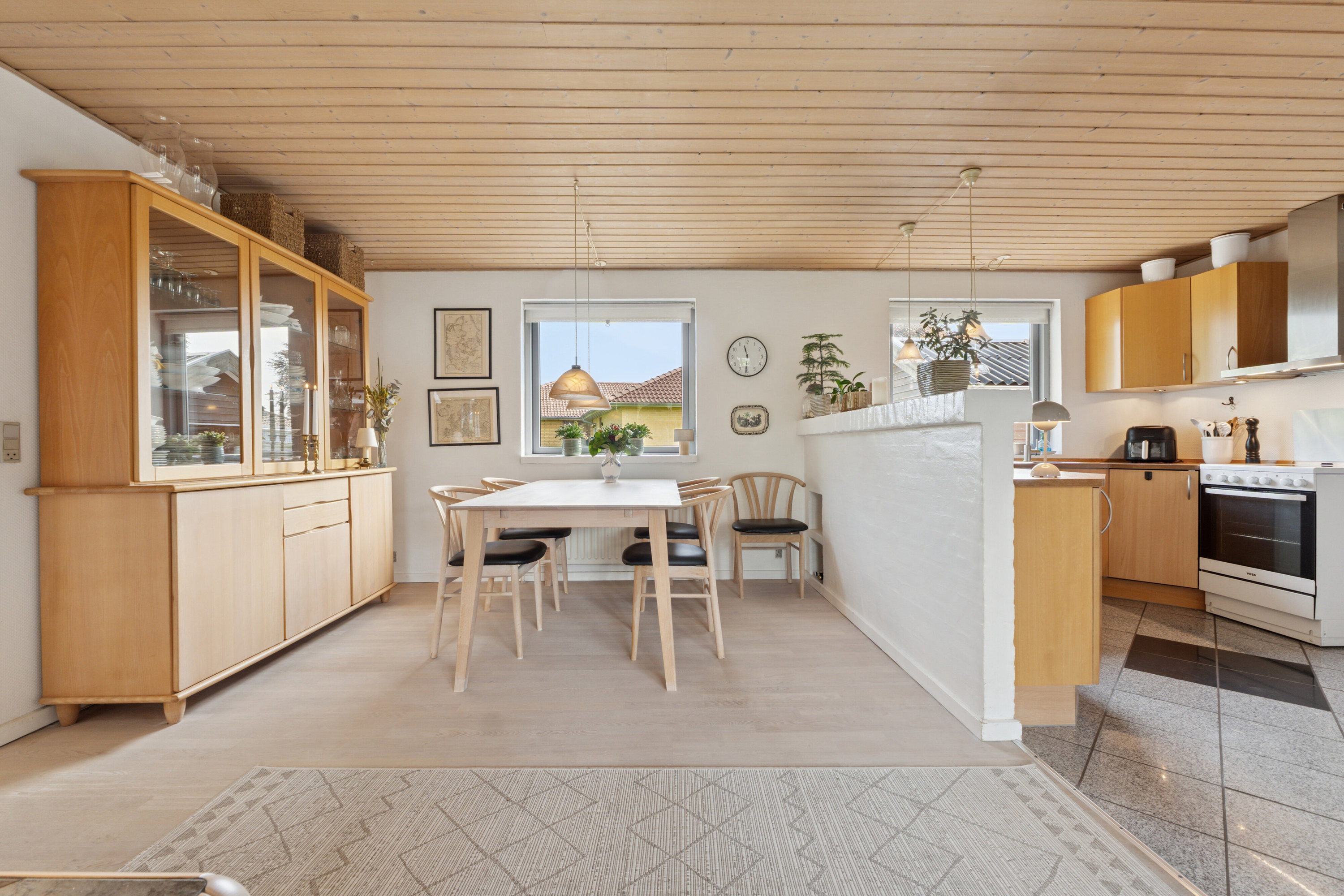 Fremhævet spisestue billede i fuldskærmstilstand. Billede af Rådyrløkken 85, Slukefter, 5210 Odense NV