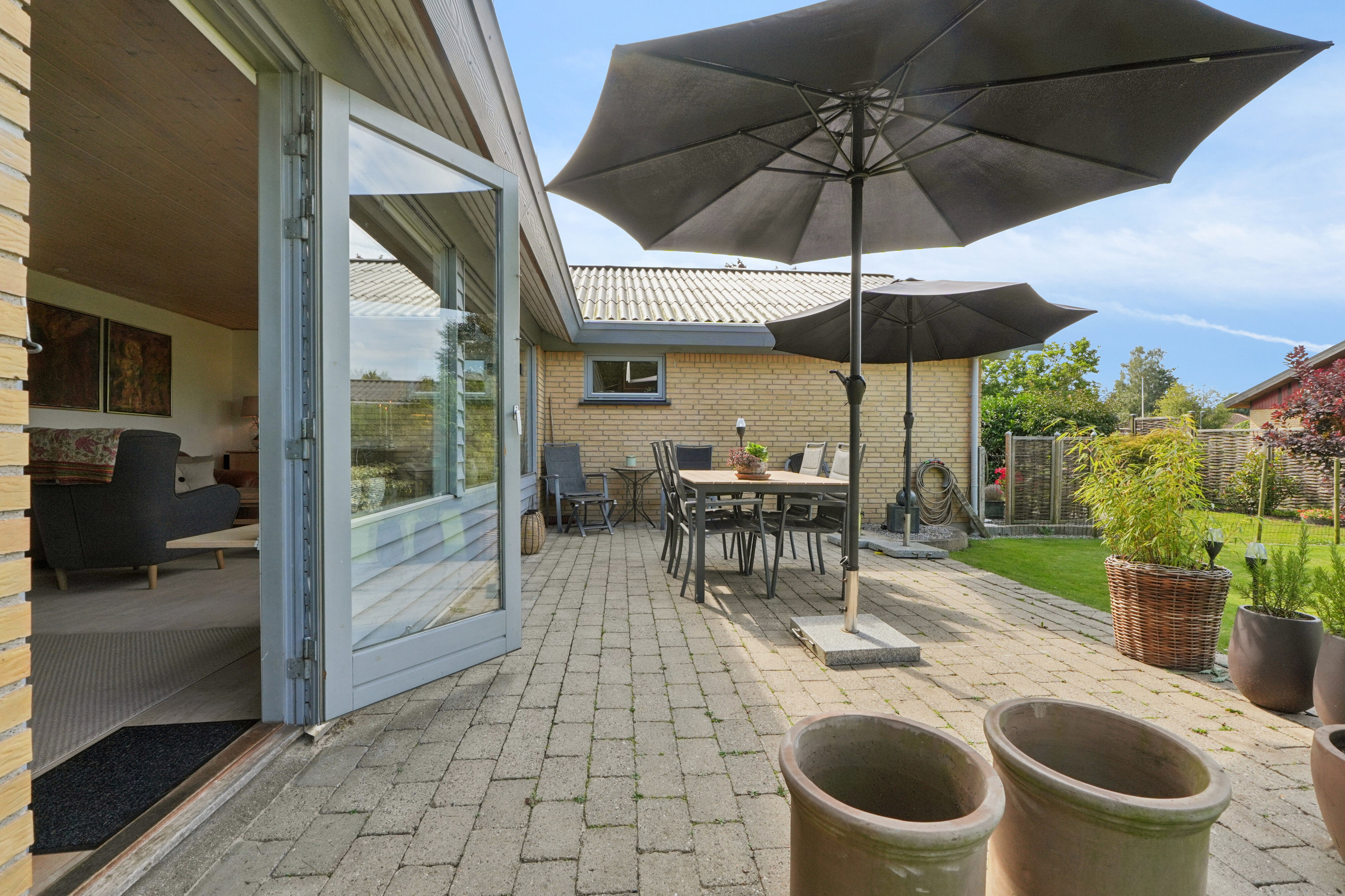 Fremhævet overdækket terrasse billede i fuldskærmstilstand. Billede af Rådyrløkken 85, Slukefter, 5210 Odense NV