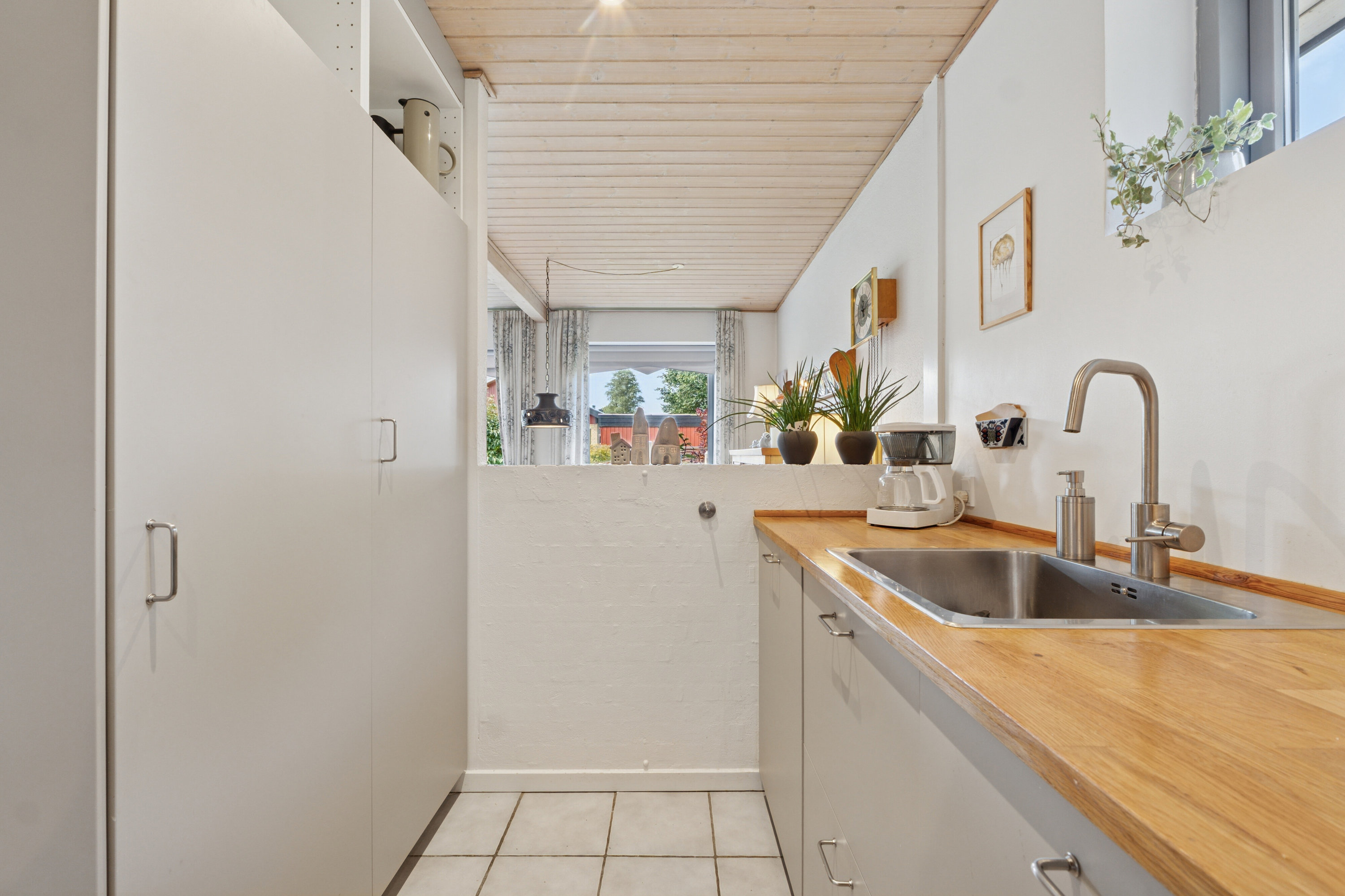 Fremhævet køkken billede i fuldskærmstilstand. Billede af Rådyrløkken 85, Slukefter, 5210 Odense NV