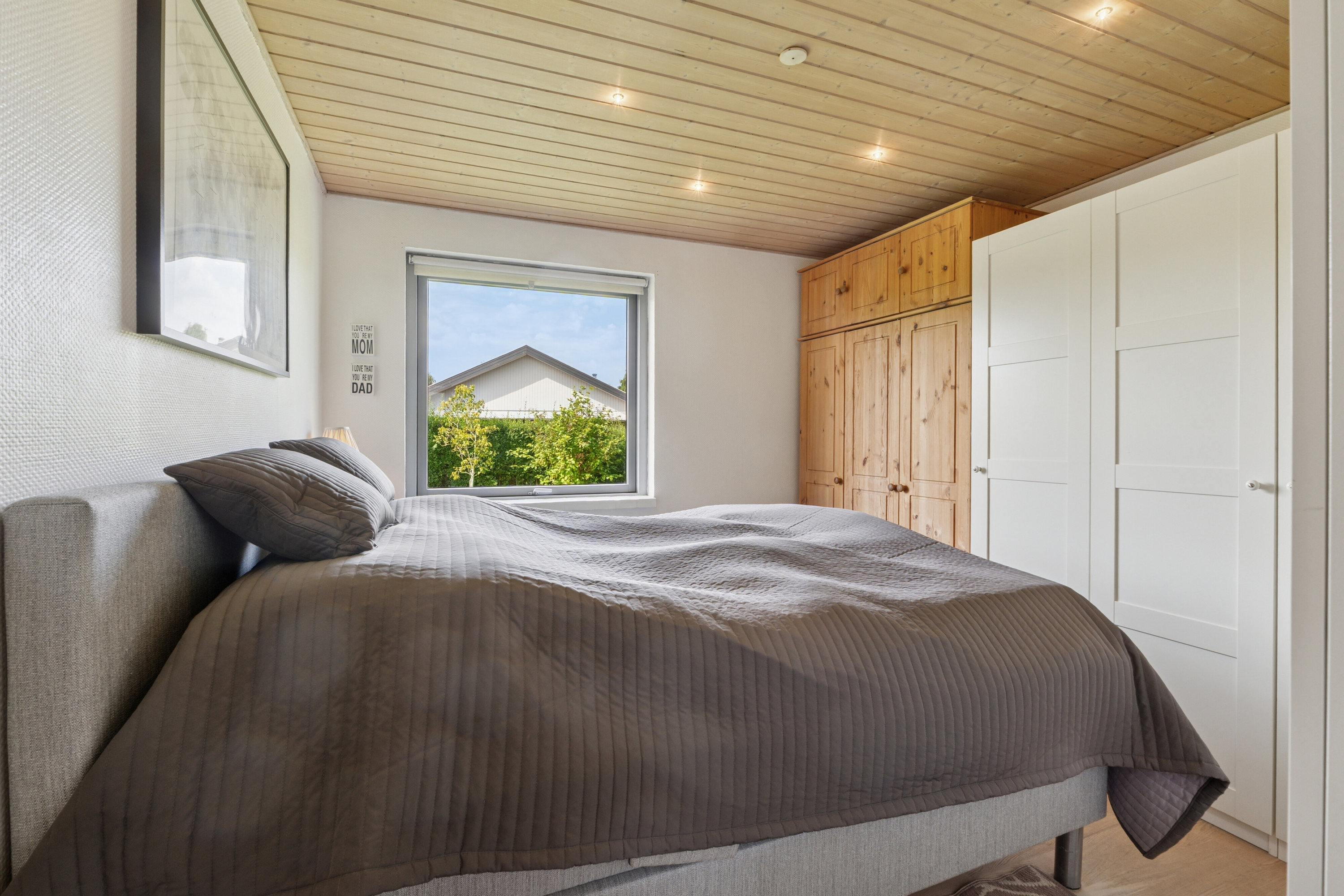 Fremhævet soveværelse billede i fuldskærmstilstand. Billede af Rådyrløkken 85, Slukefter, 5210 Odense NV