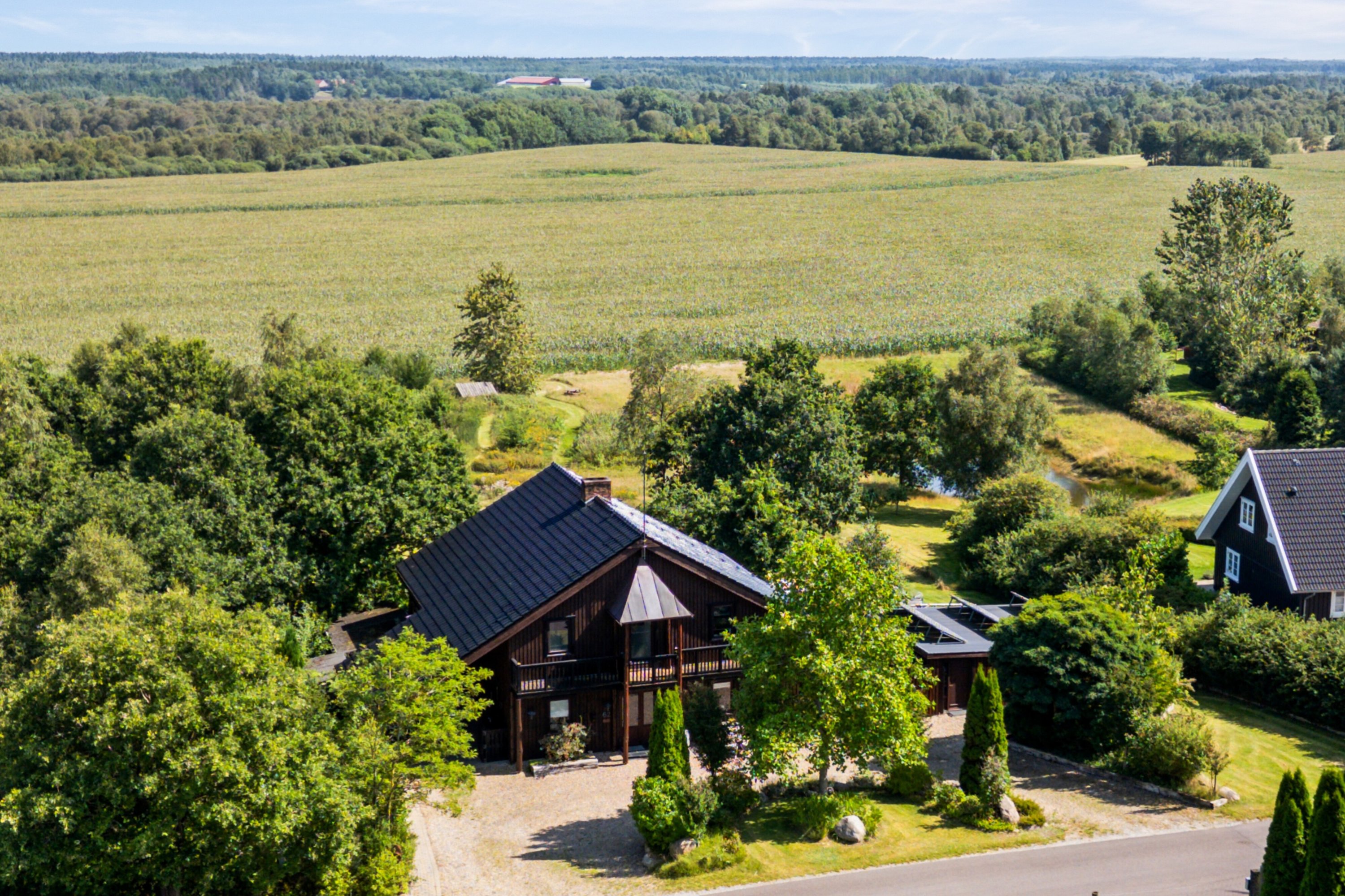 Fremhævet luftfoto billede i fuldskærmstilstand. Billede af Munklindevej 62, 7441 Bording