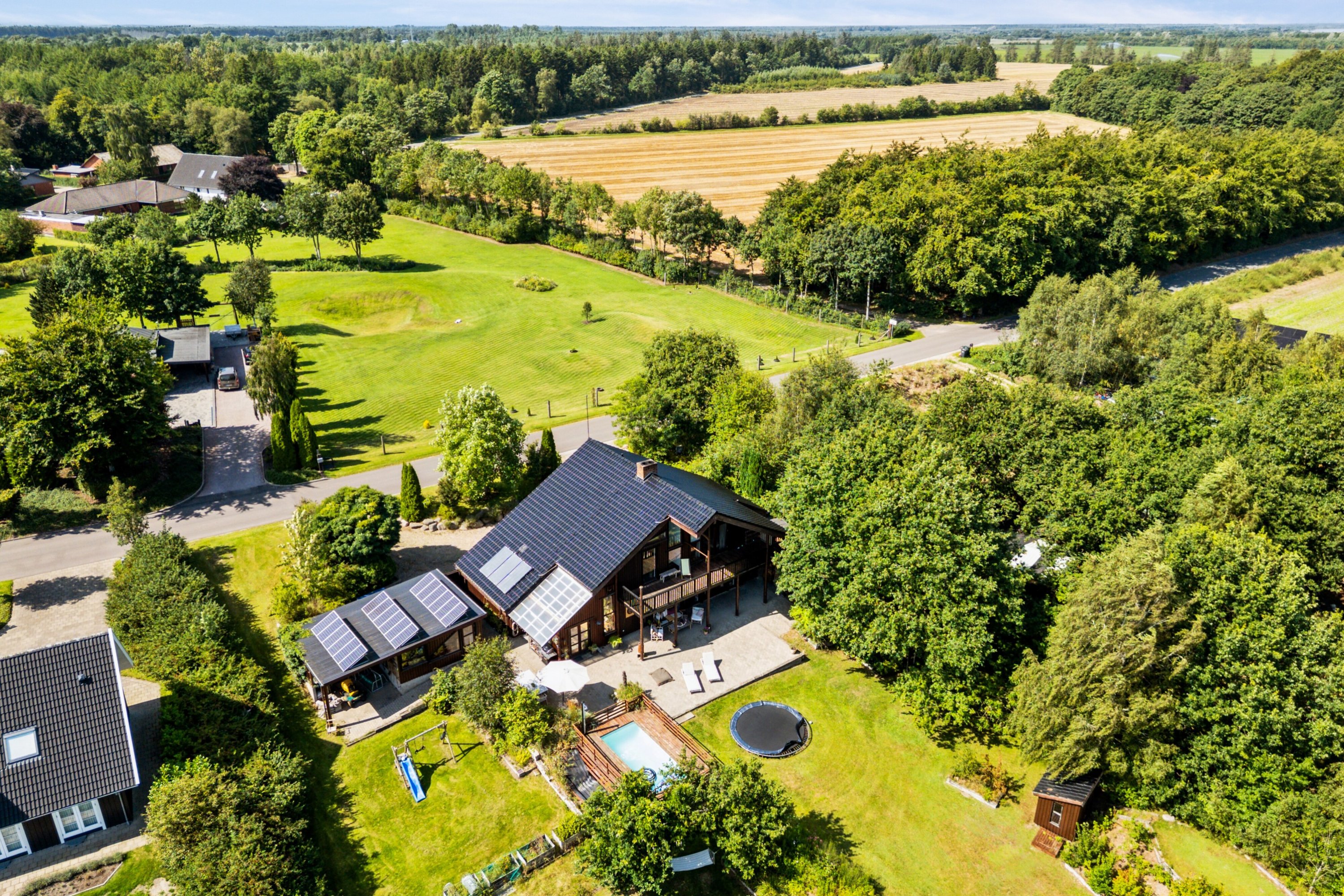 Fremhævet luftfoto billede i fuldskærmstilstand. Billede af Munklindevej 62, 7441 Bording