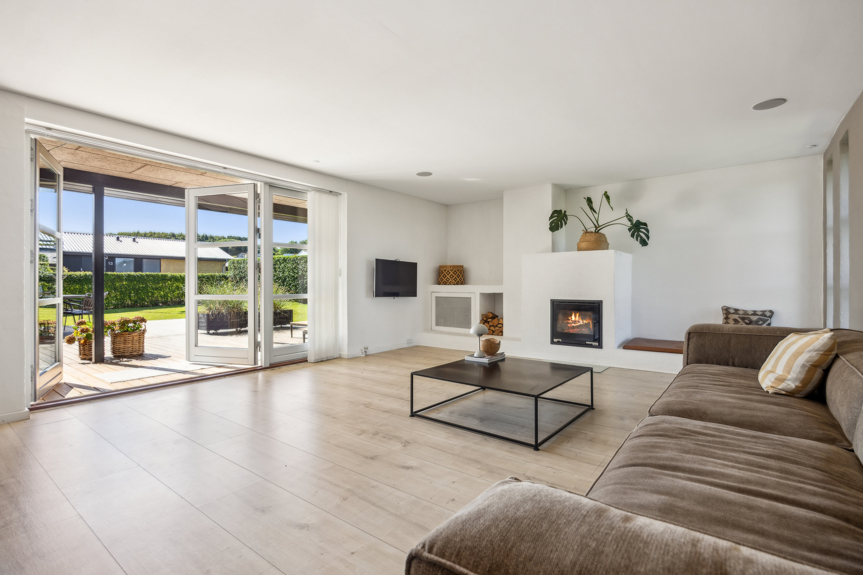 Fremhævet stue billede i fuldskærmstilstand. Billede af Almavej 8, 9280 Storvorde