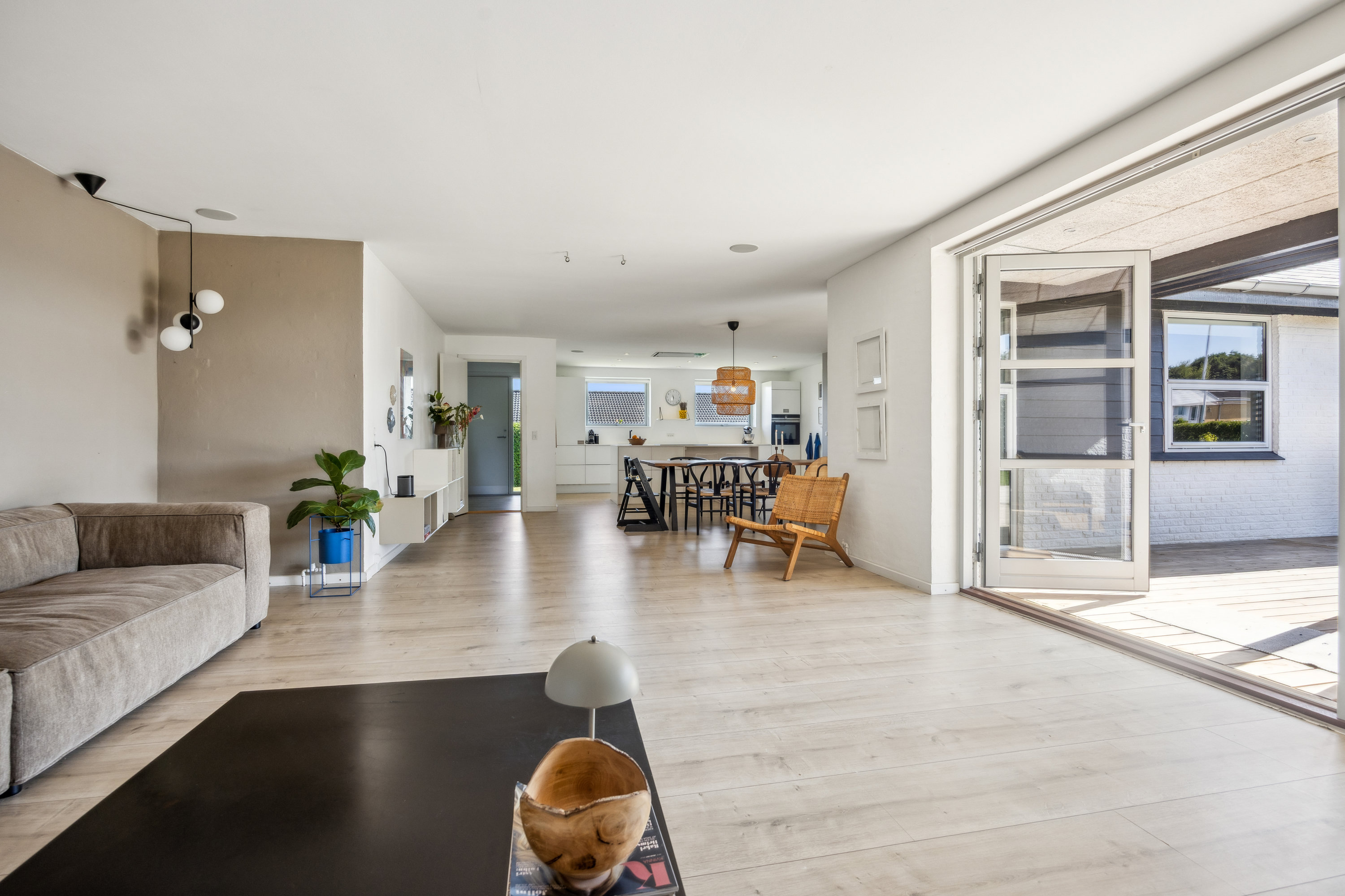 Fremhævet stue billede i fuldskærmstilstand. Billede af Almavej 8, 9280 Storvorde