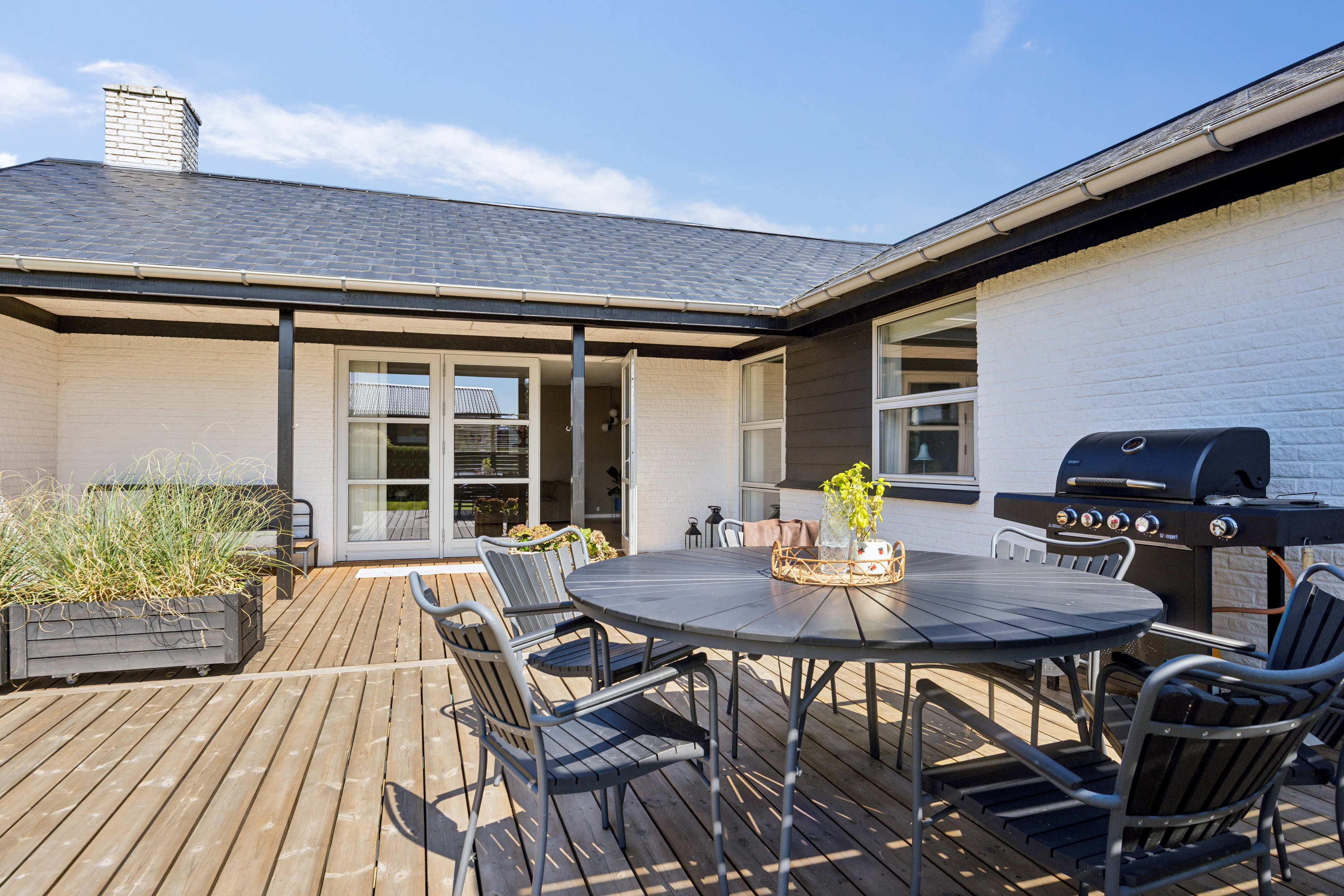 Fremhævet terrasse billede i fuldskærmstilstand. Billede af Almavej 8, 9280 Storvorde