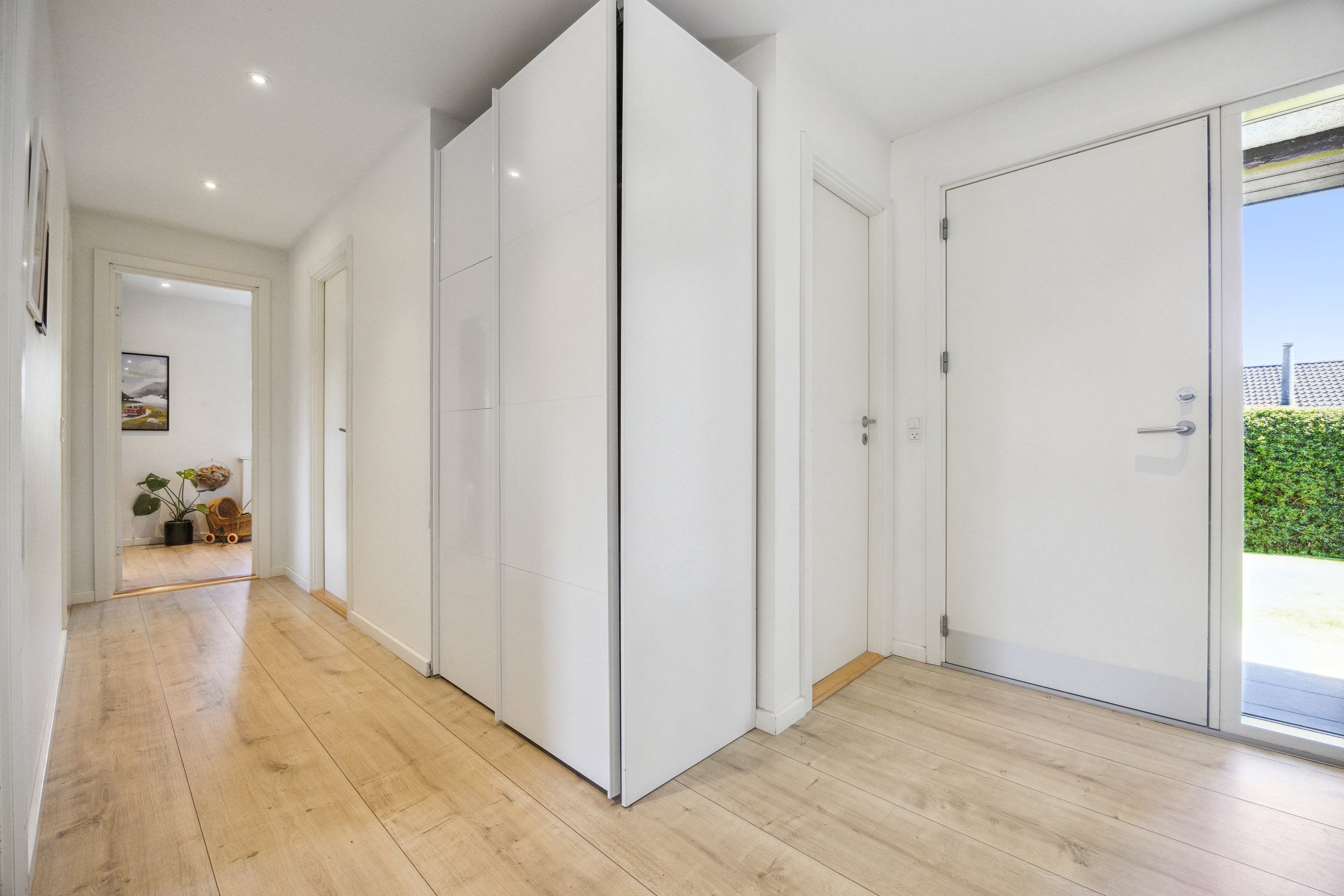 Fremhævet gang billede i fuldskærmstilstand. Billede af Almavej 8, 9280 Storvorde