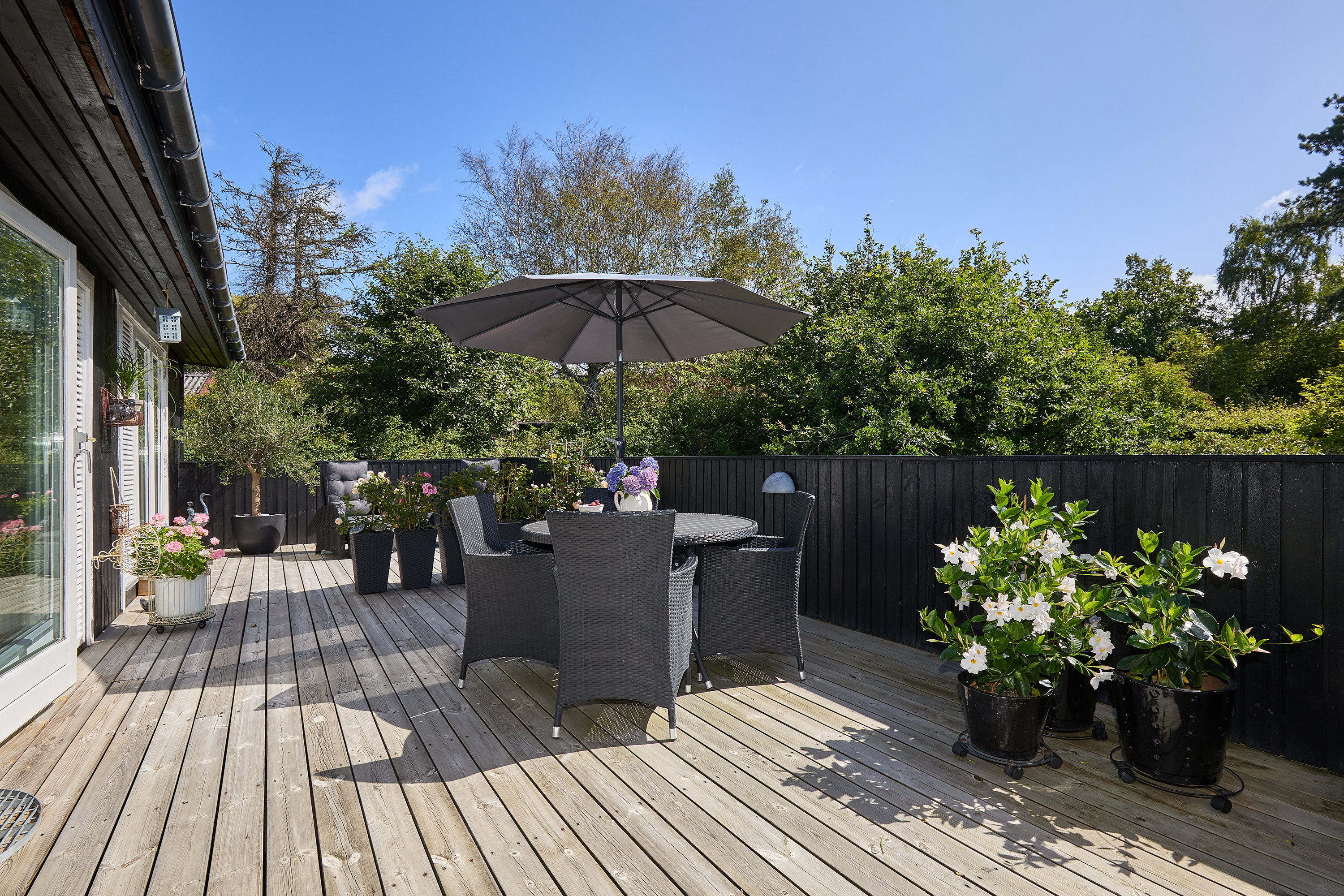 Fremhævet terrasse billede i fuldskærmstilstand. Billede af Grandalen 9, Rågeleje, 3210 Vejby