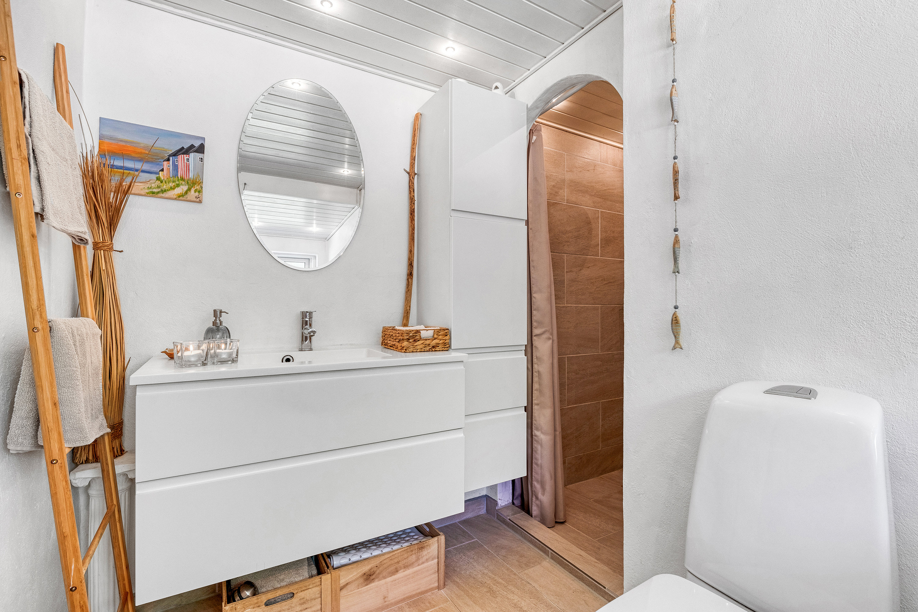 Fremhævet badeværelse billede i fuldskærmstilstand. Billede af Grandalen 9, Rågeleje, 3210 Vejby