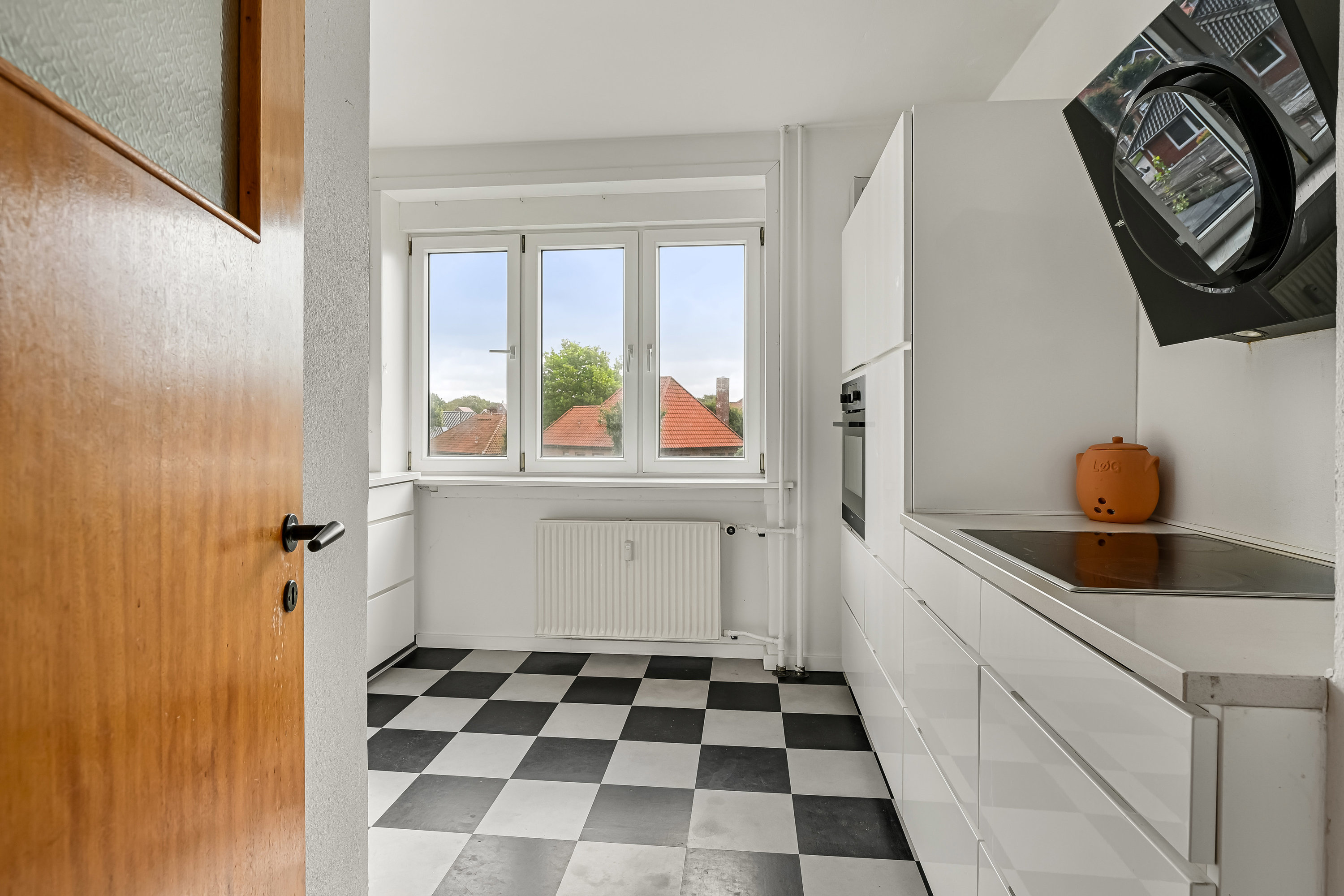 Fremhævet køkken billede i fuldskærmstilstand. Billede af Knudedybet 25, 1. th., 6700 Esbjerg