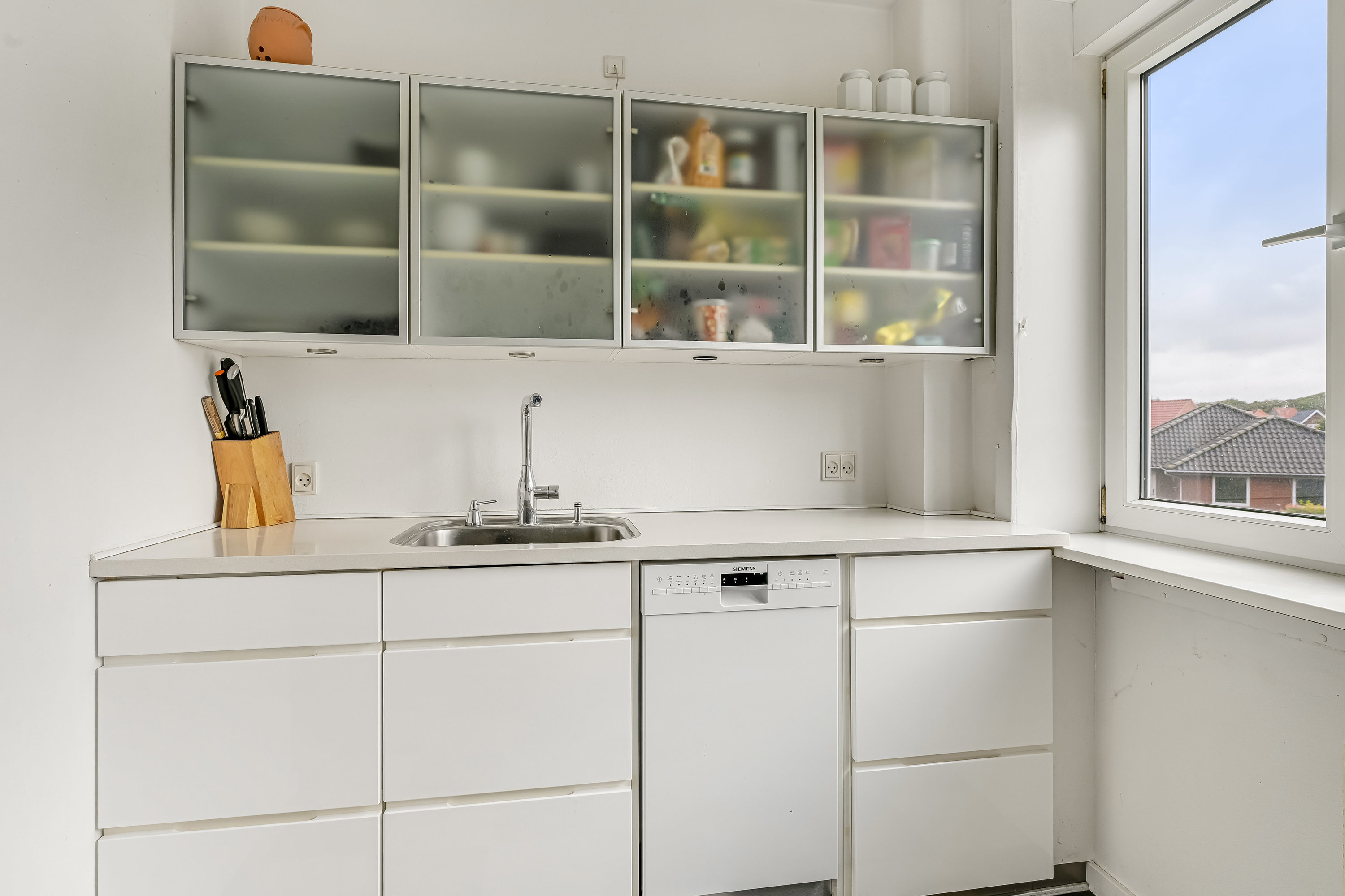 Fremhævet køkken billede i fuldskærmstilstand. Billede af Knudedybet 25, 1. th., 6700 Esbjerg