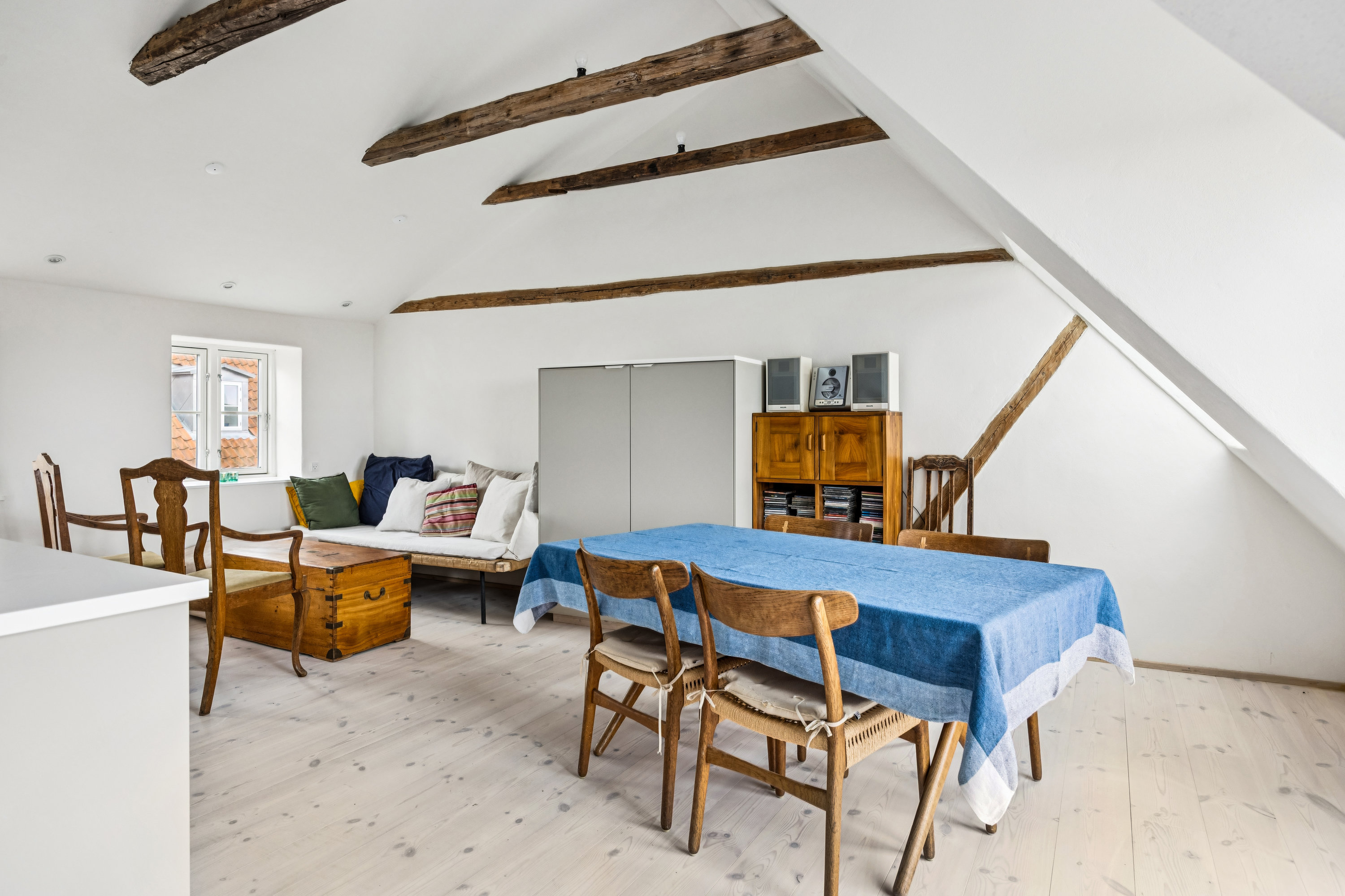 Fremhævet stue billede i fuldskærmstilstand. Billede af Juulsbakke 18, 8400 Ebeltoft