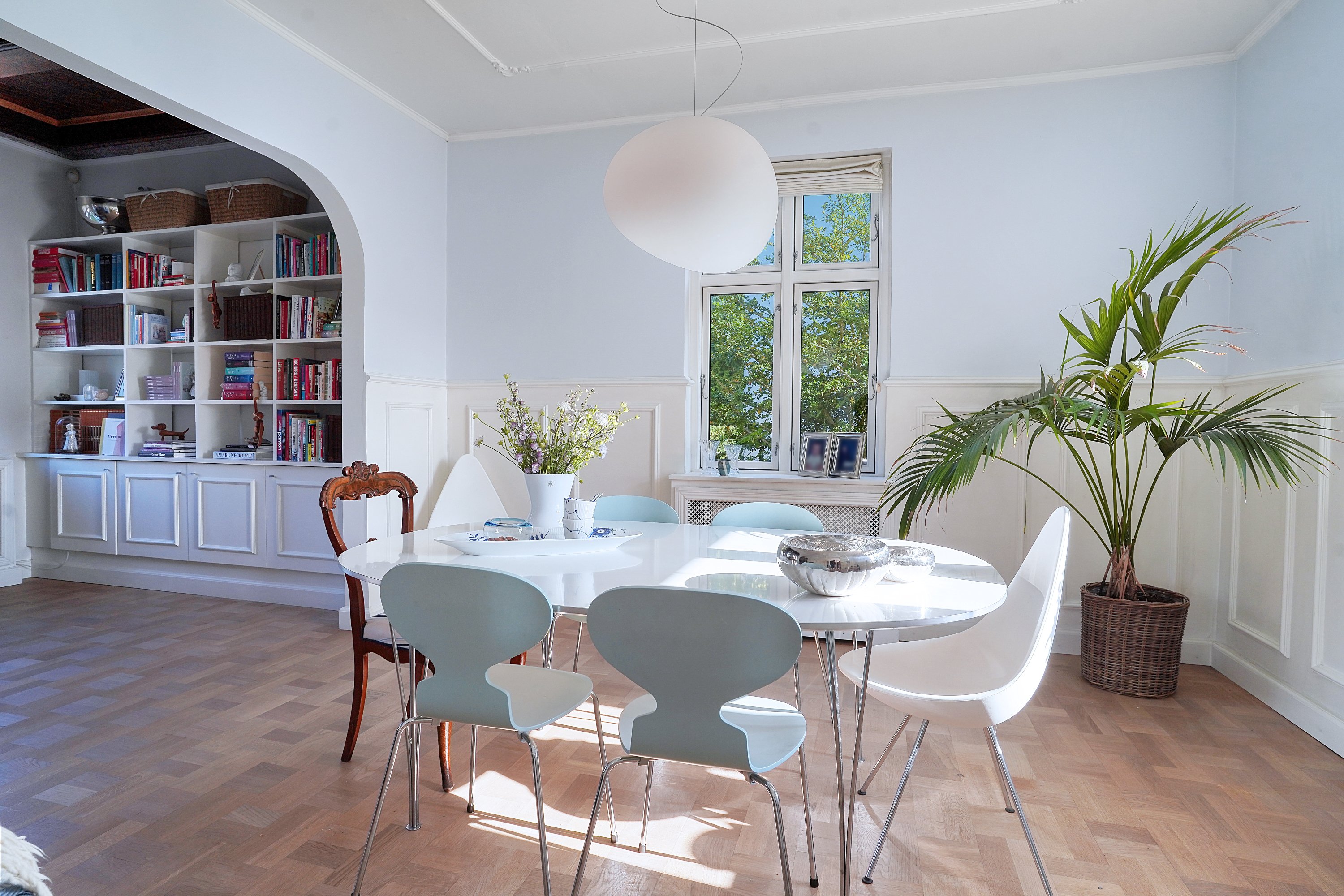 Fremhævet stue billede i fuldskærmstilstand. Billede af Stationsvej 22, 3480 Fredensborg