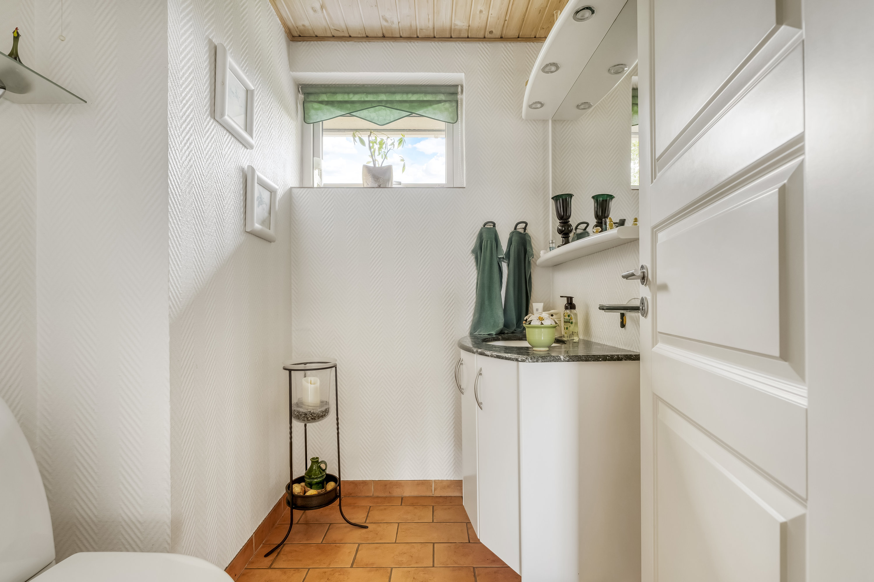 Fremhævet badeværelse billede i fuldskærmstilstand. Billede af Travegårdsvej 14, Meløse, 3320 Skævinge