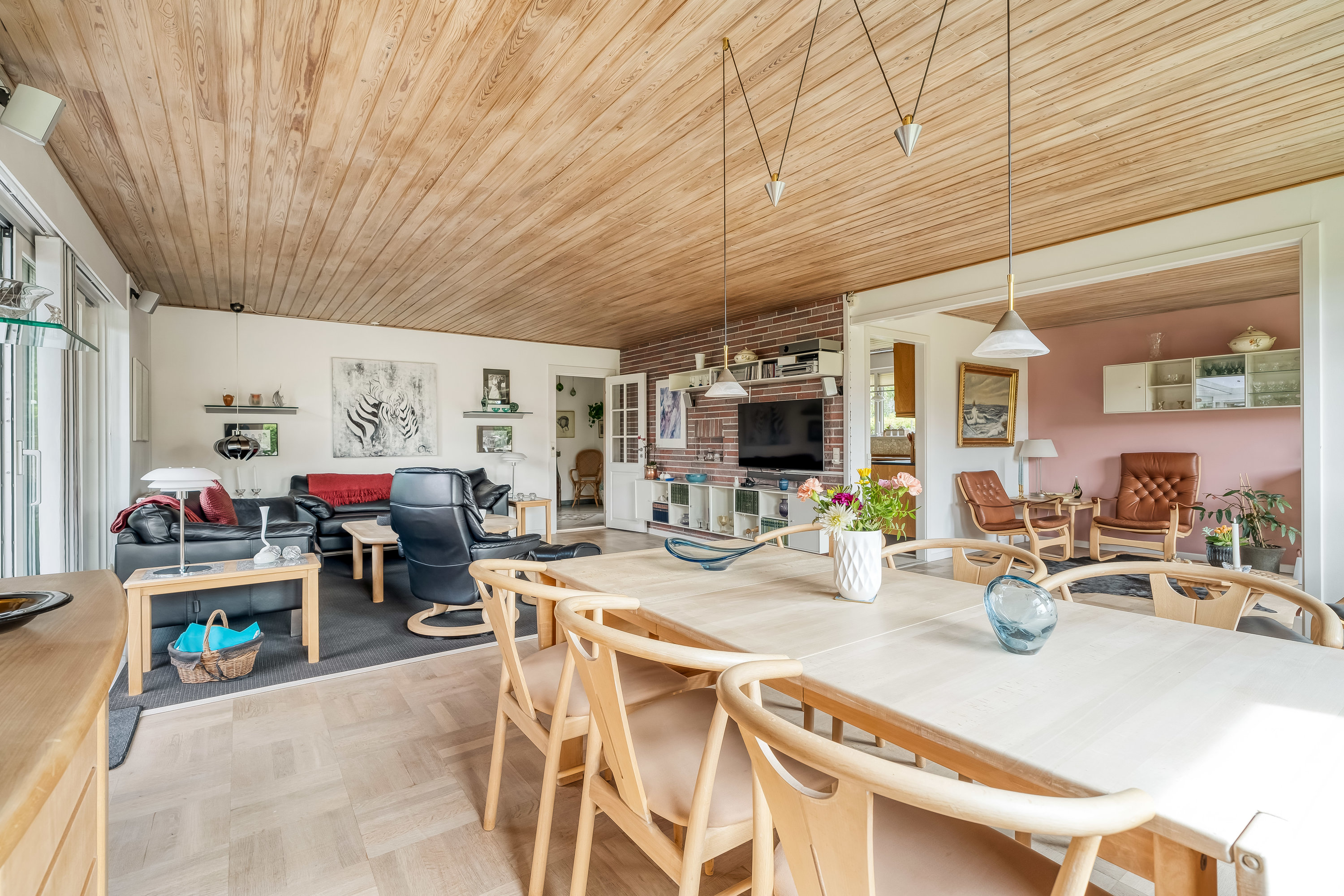 Fremhævet stue billede i fuldskærmstilstand. Billede af Travegårdsvej 14, Meløse, 3320 Skævinge