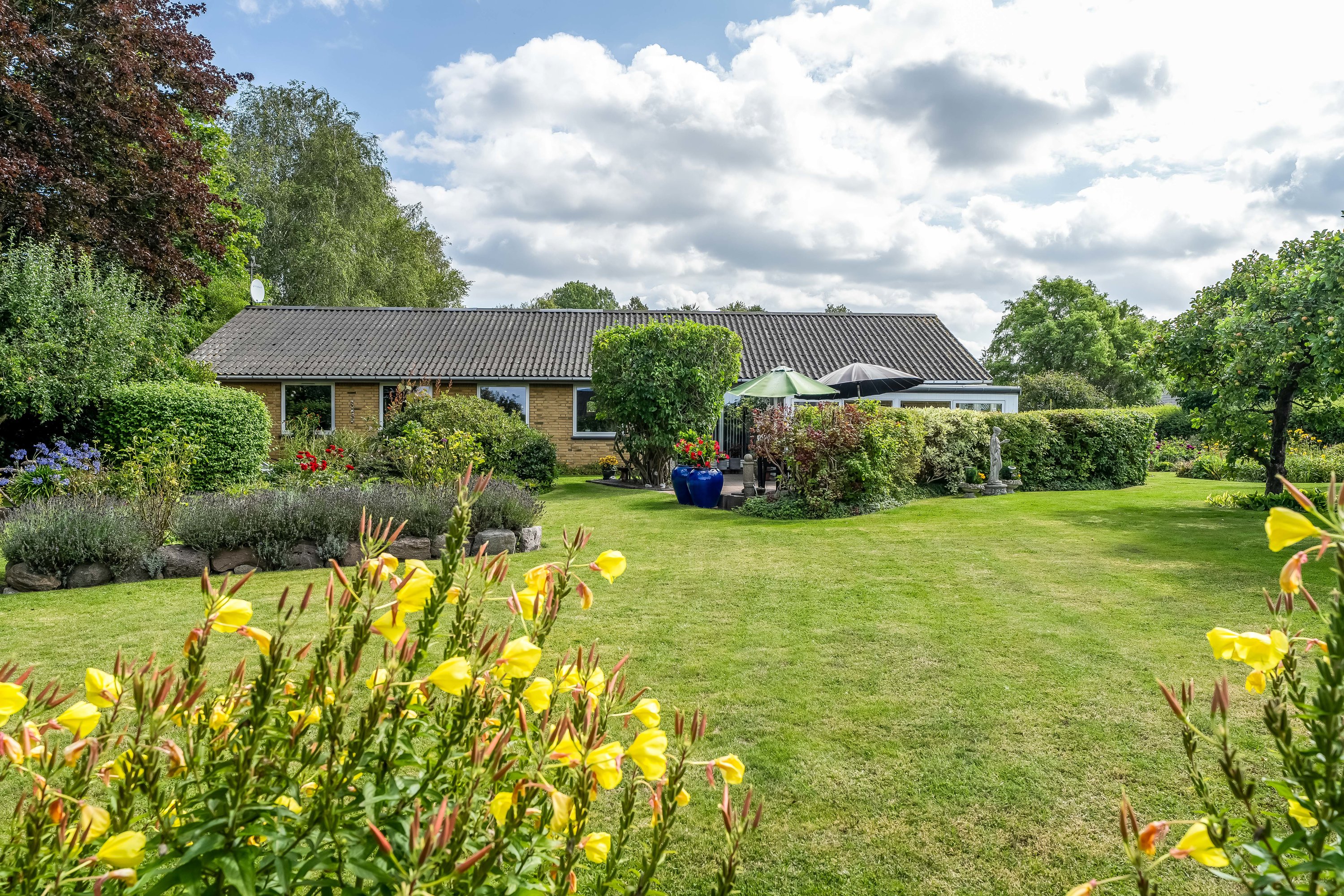 Fremhævet facade billede i fuldskærmstilstand. Billede af Travegårdsvej 14, Meløse, 3320 Skævinge