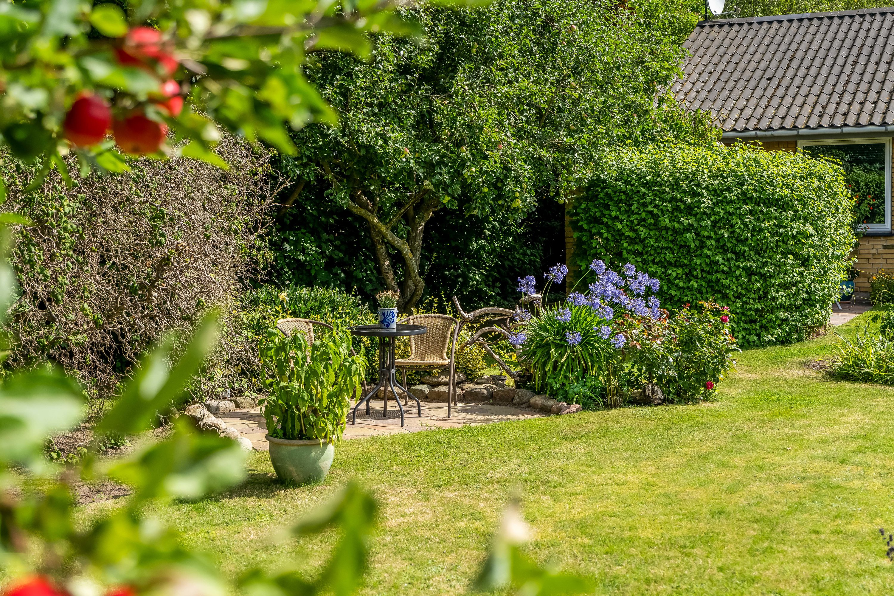 Fremhævet gårdmiljø billede i fuldskærmstilstand. Billede af Travegårdsvej 14, Meløse, 3320 Skævinge