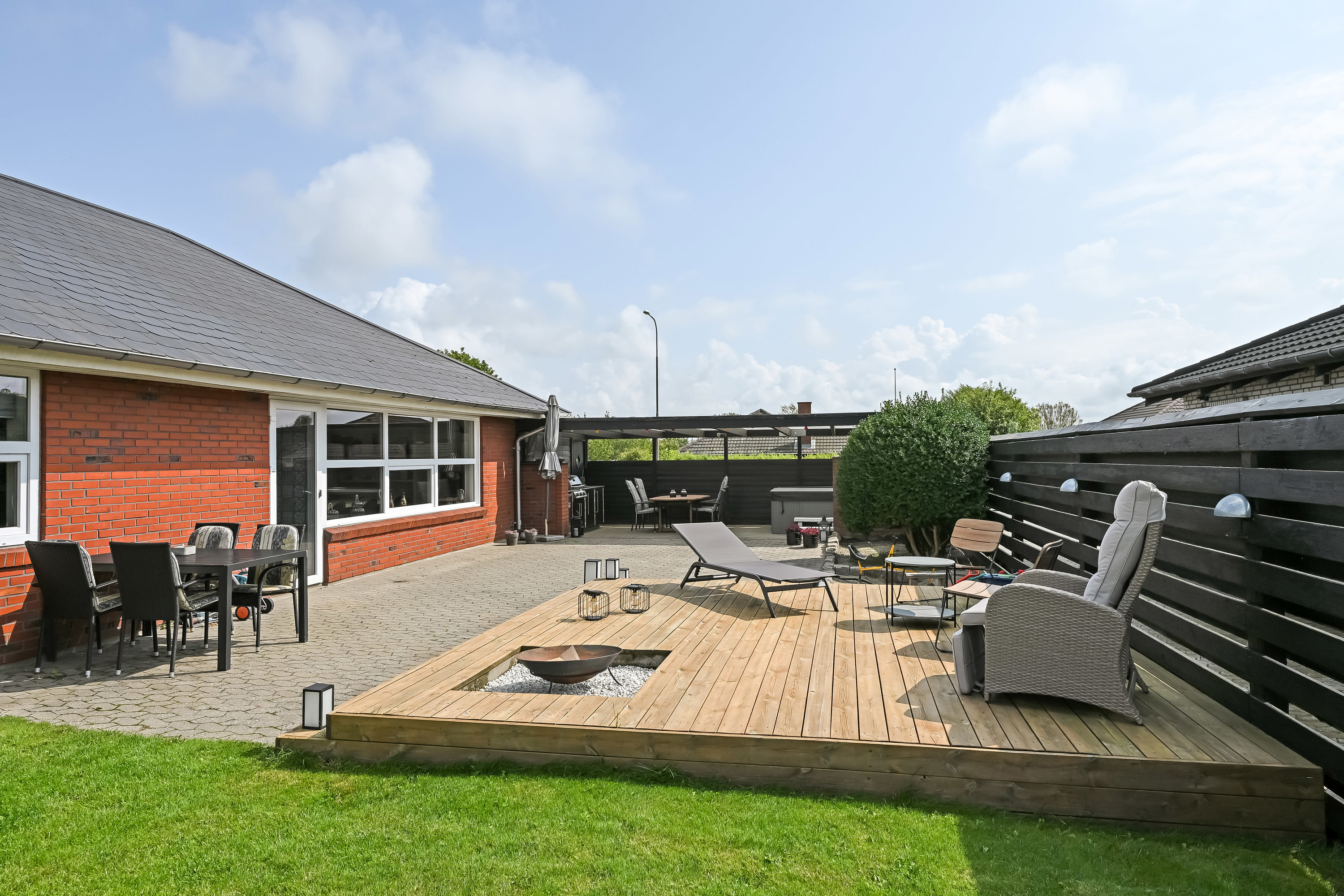 Fremhævet terrasse billede i fuldskærmstilstand. Billede af Sprogøvej 81, 6710 Esbjerg V