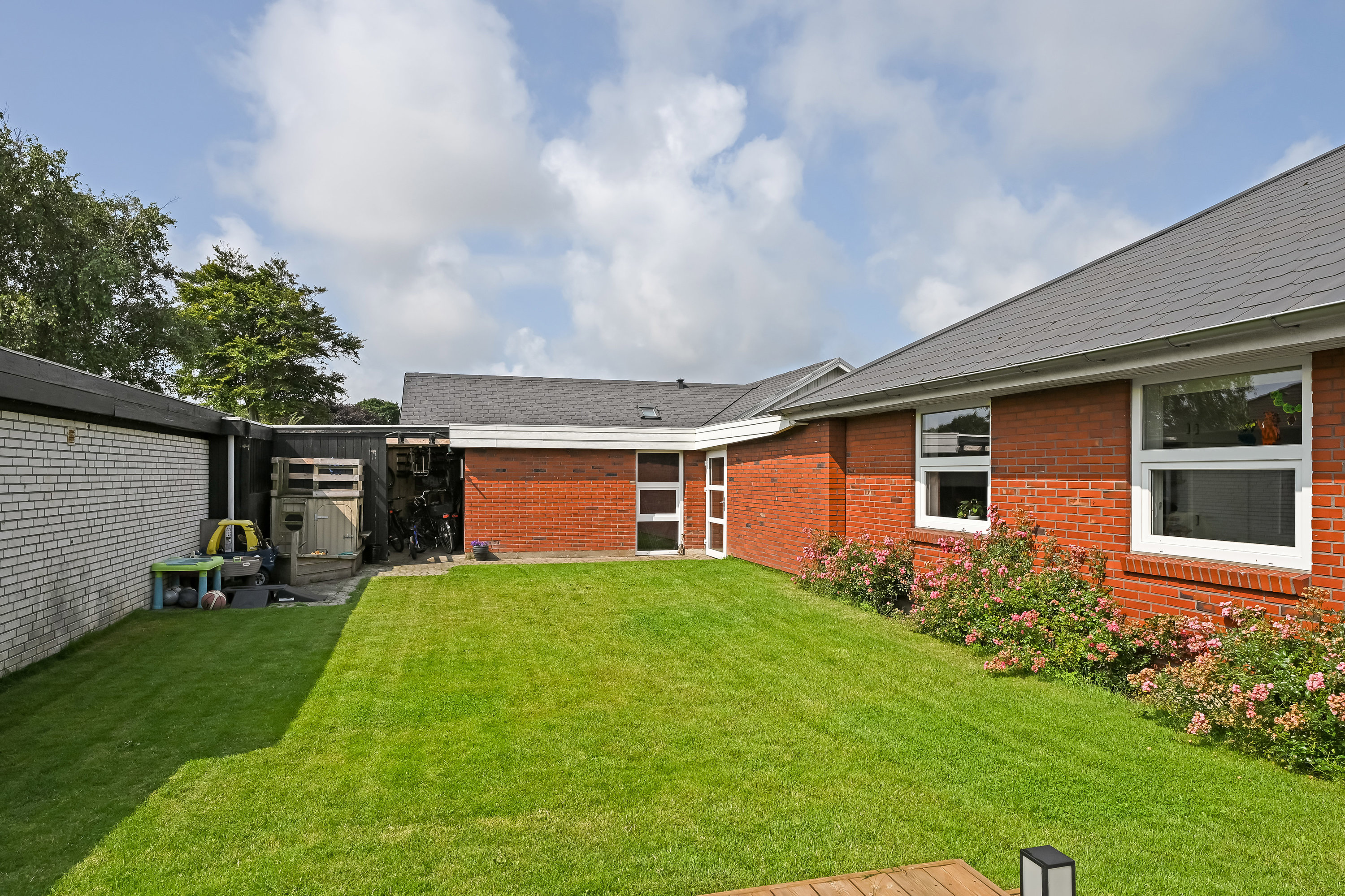 Fremhævet have billede i fuldskærmstilstand. Billede af Sprogøvej 81, 6710 Esbjerg V