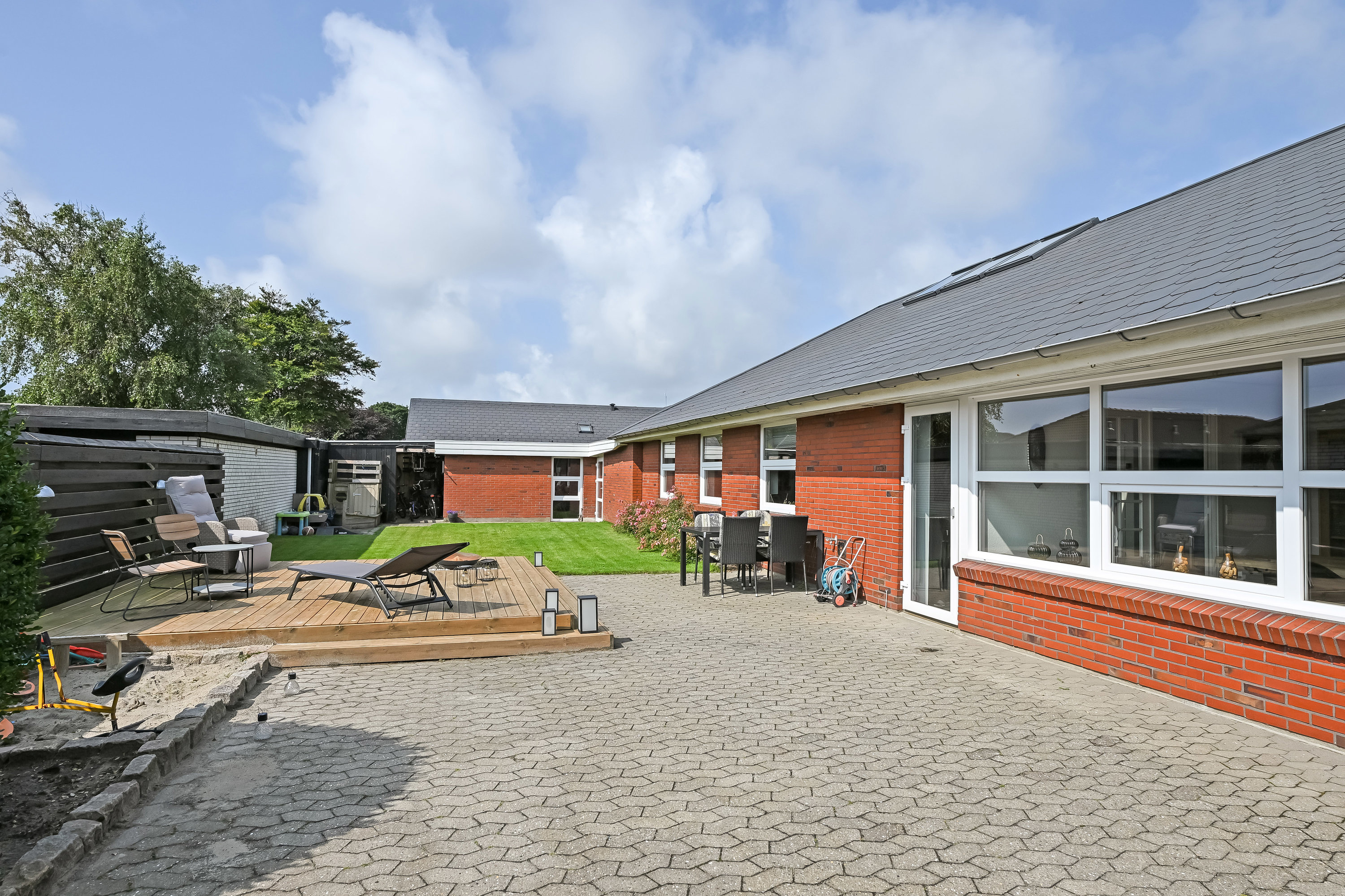 Fremhævet terrasse billede i fuldskærmstilstand. Billede af Sprogøvej 81, 6710 Esbjerg V