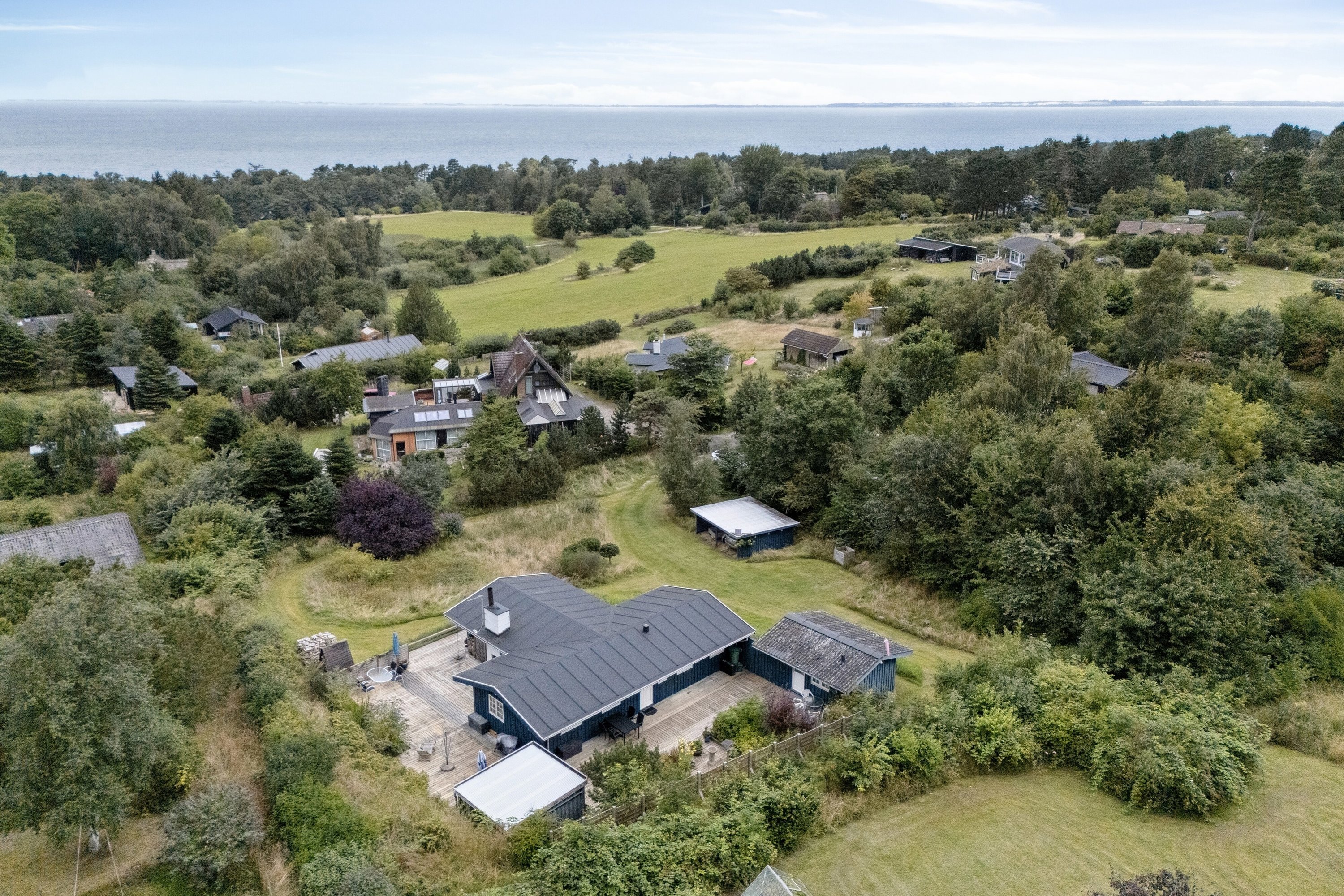 Miniaturebillede 2: set fra haven. Billede af Kildehøj 17, Veddinge Bk, 4540 Fårevejle