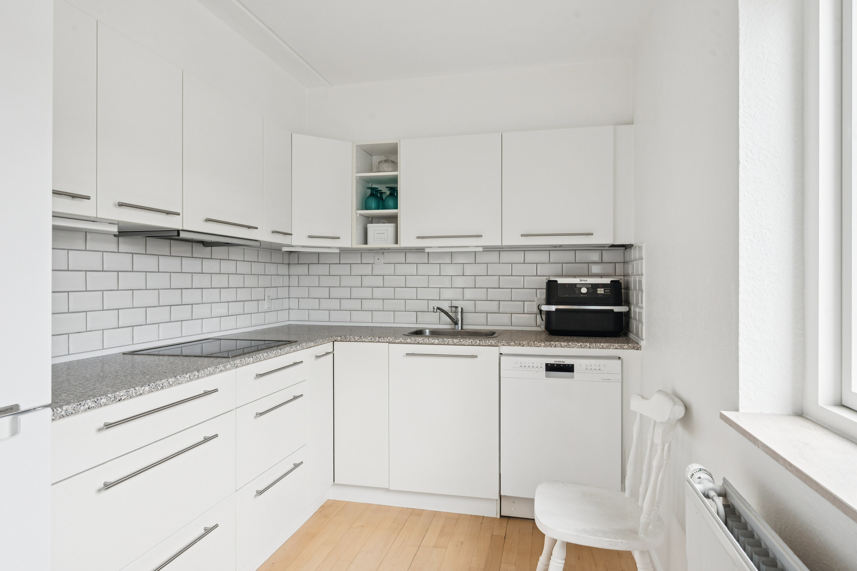 Fremhævet køkken billede i fuldskærmstilstand. Billede af Bolystvej 1B, 1. tv., 2650 Hvidovre