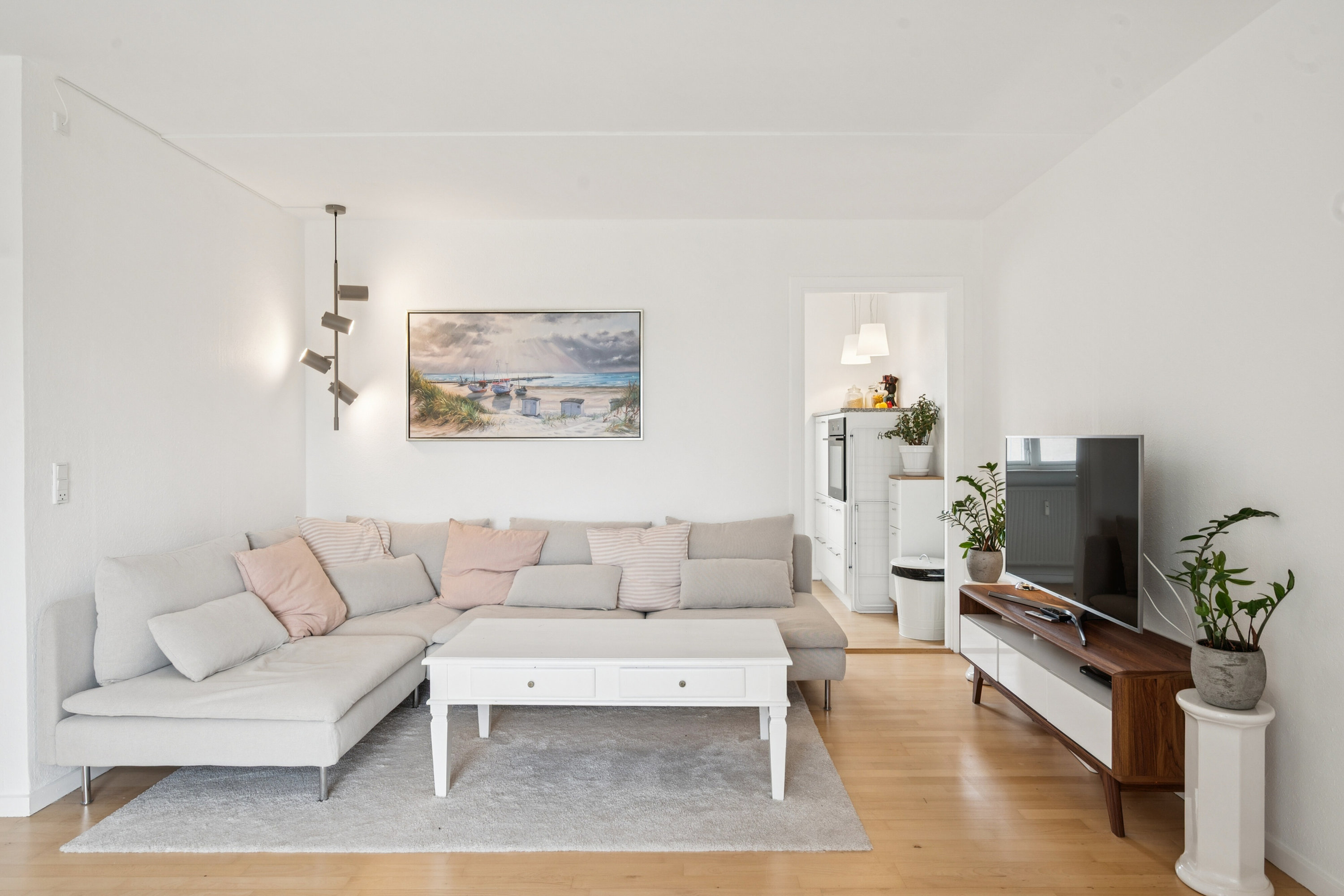 Fremhævet stue billede i fuldskærmstilstand. Billede af Bolystvej 1B, 1. tv., 2650 Hvidovre