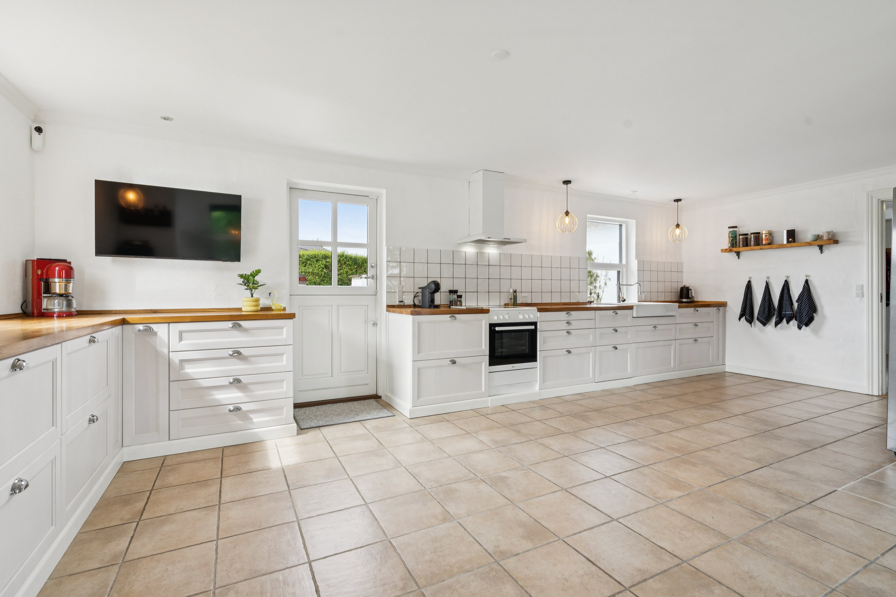 Fremhævet køkken billede i fuldskærmstilstand. Billede af Lombjergevej 5, 5750 Ringe