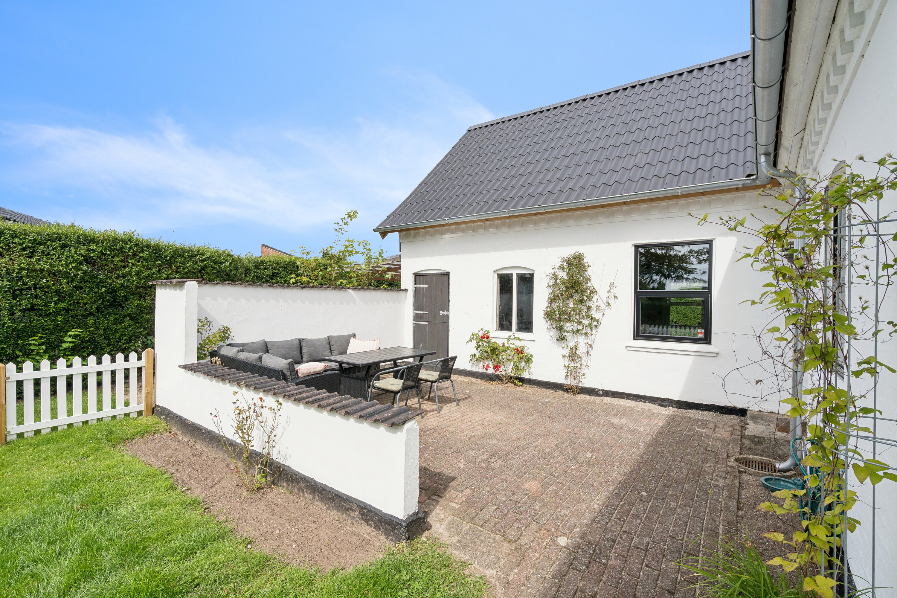 Fremhævet terrasse billede i fuldskærmstilstand. Billede af Lombjergevej 5, 5750 Ringe