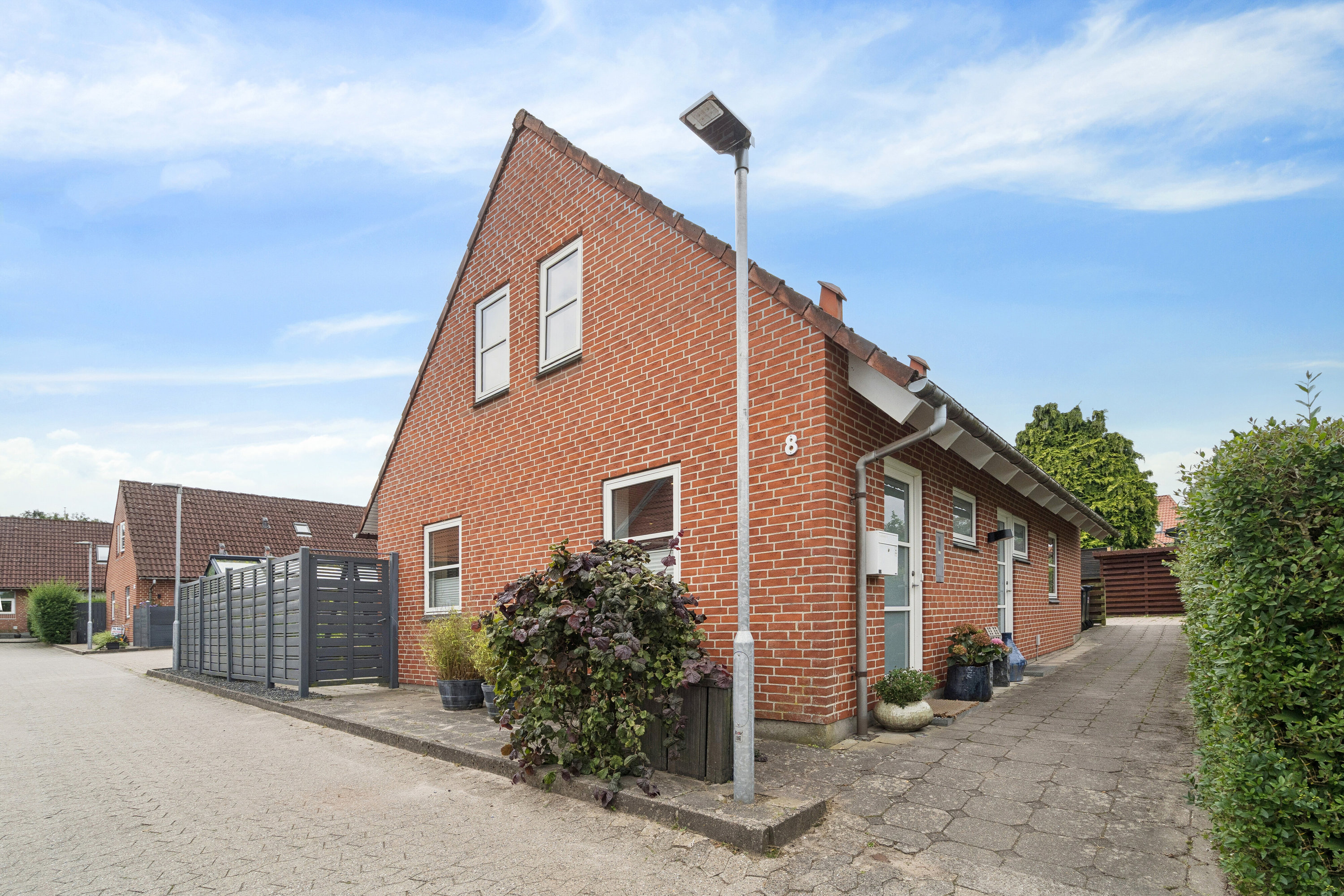 Fremhævet set fra vejen billede i fuldskærmstilstand. Billede af Krybdalvej 8, 8620 Kjellerup