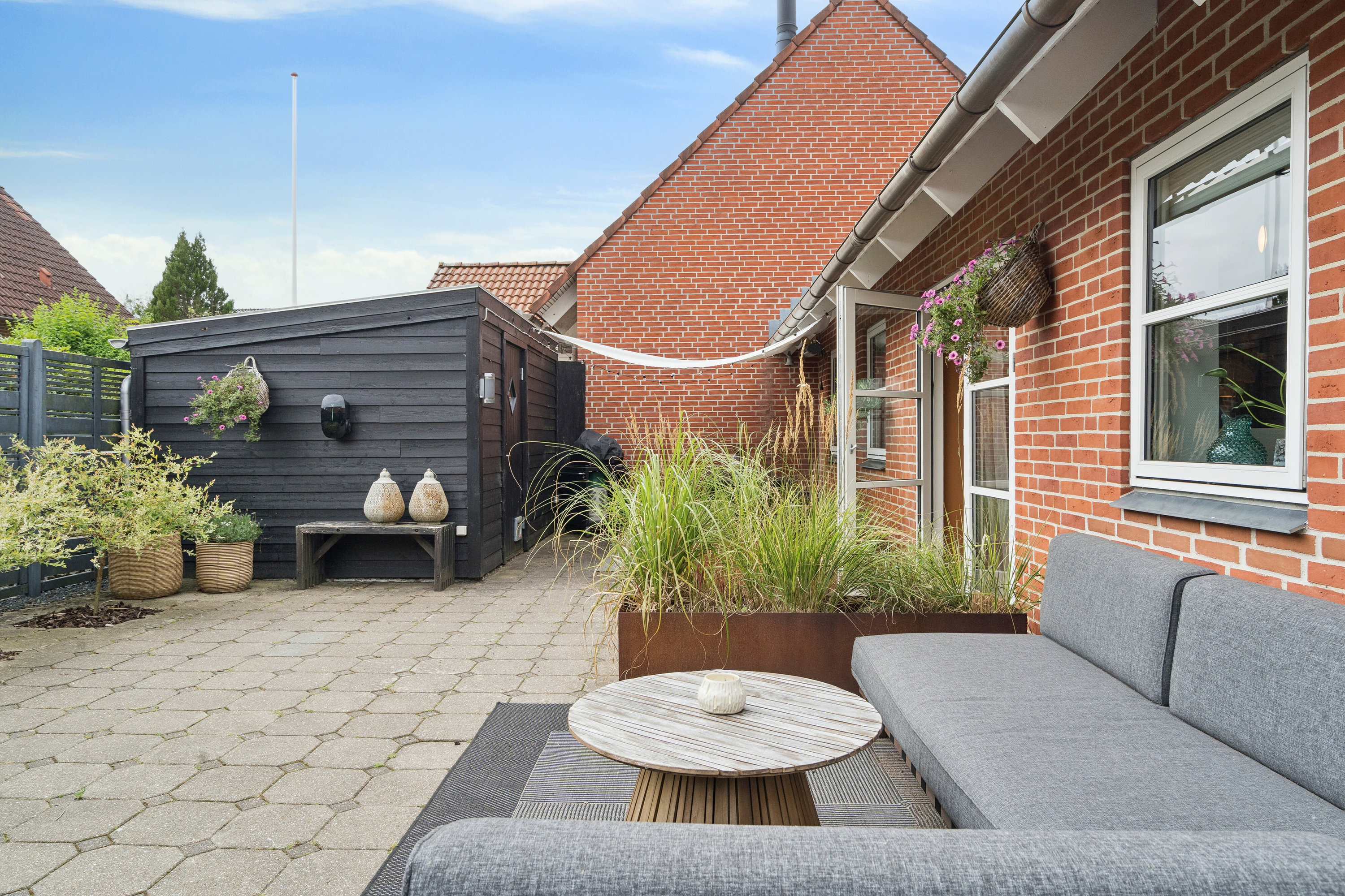 Fremhævet terrasse billede i fuldskærmstilstand. Billede af Krybdalvej 8, 8620 Kjellerup