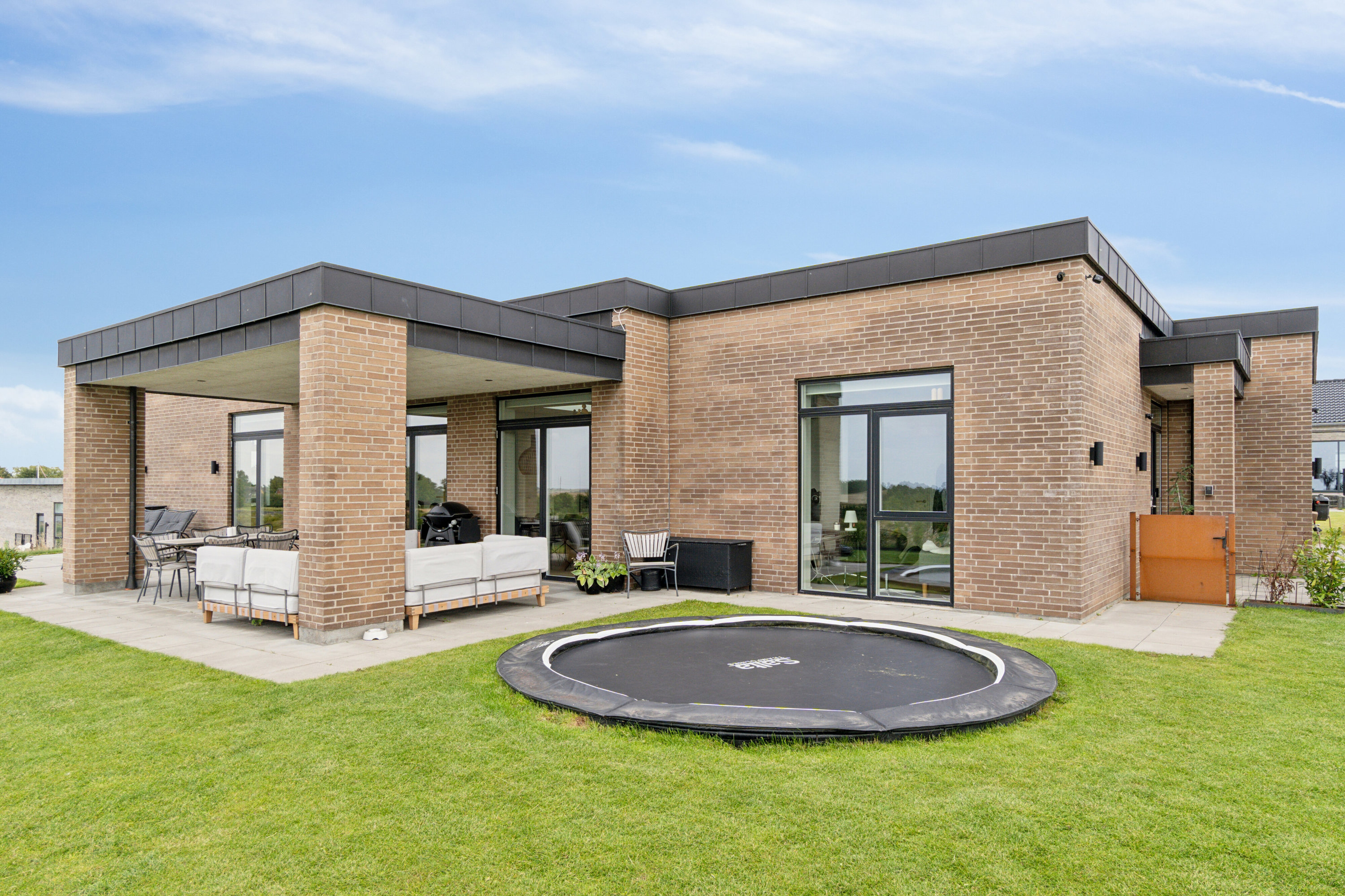 Fremhævet udendørs billede i fuldskærmstilstand. Billede af Stjernebakken 85, 4200 Slagelse