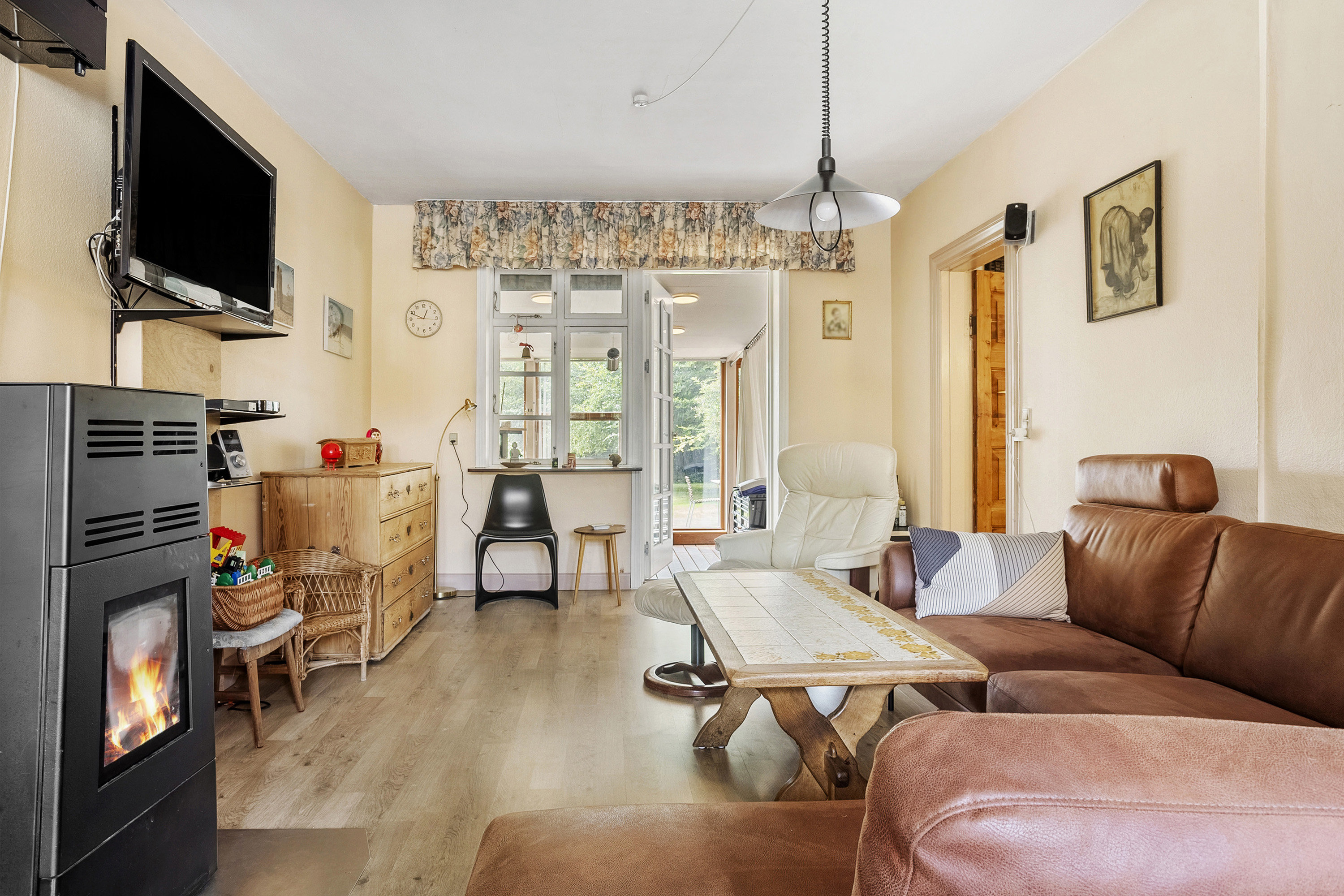 Fremhævet stue billede i fuldskærmstilstand. Billede af Hovborgvej 37, Lindknud, 6650 Brørup