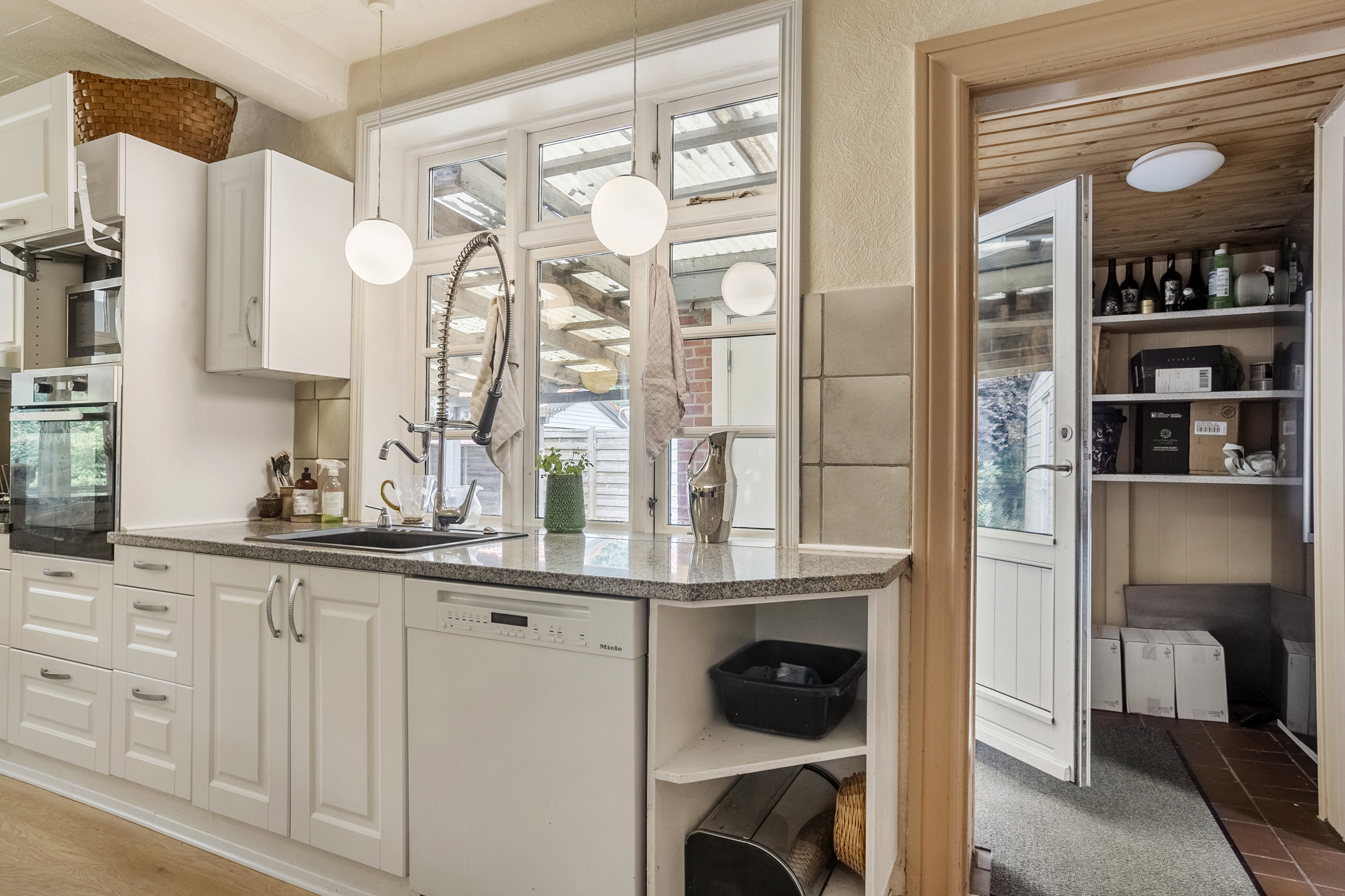 Fremhævet køkken billede i fuldskærmstilstand. Billede af Hovborgvej 37, Lindknud, 6650 Brørup