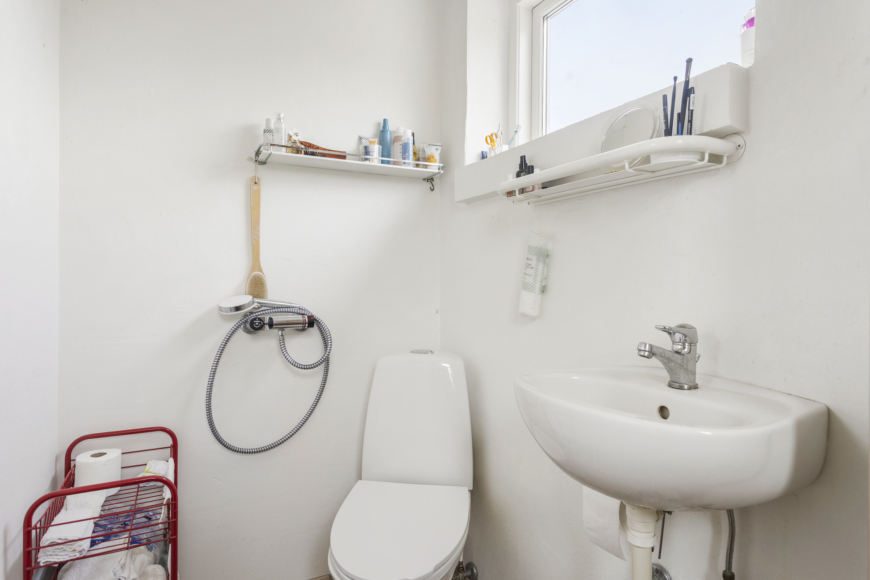 Fremhævet toilet billede i fuldskærmstilstand. Billede af Hjørringvej 229, Thorshøj, 9750 Østervrå