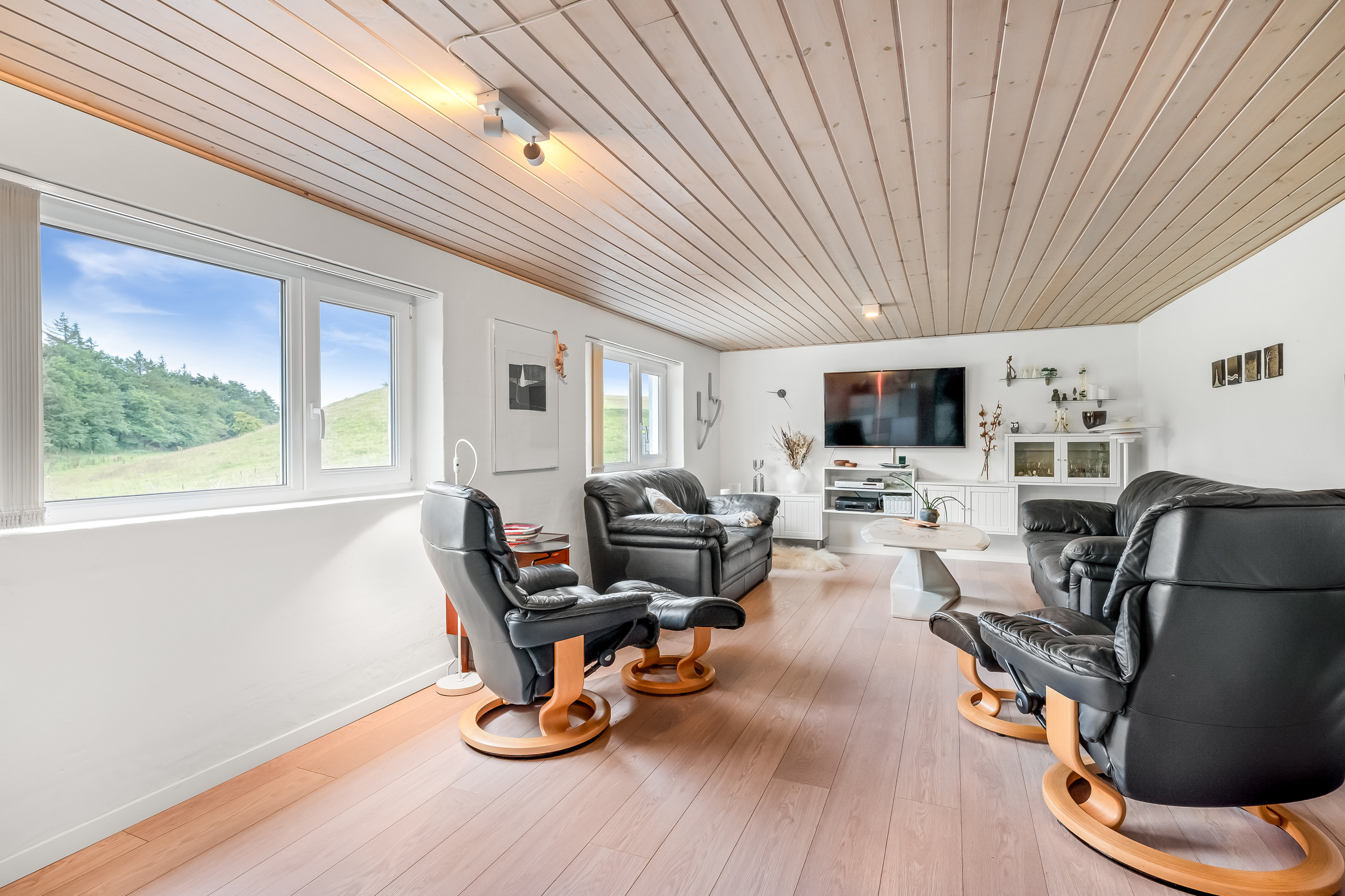 Fremhævet stue billede i fuldskærmstilstand. Billede af Broholmvej 9, Resen, 7600 Struer