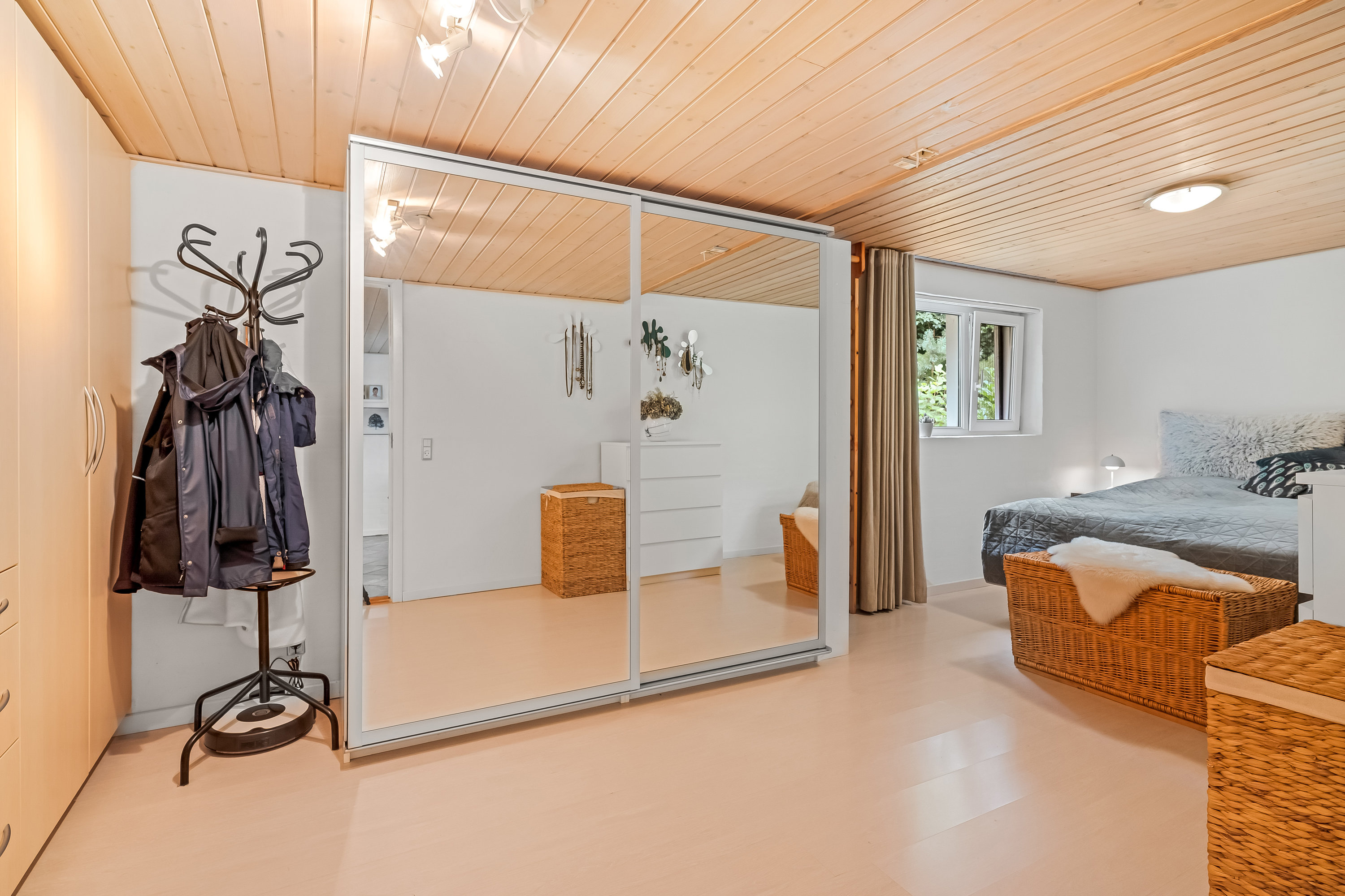 Fremhævet soveværelse billede i fuldskærmstilstand. Billede af Broholmvej 9, Resen, 7600 Struer