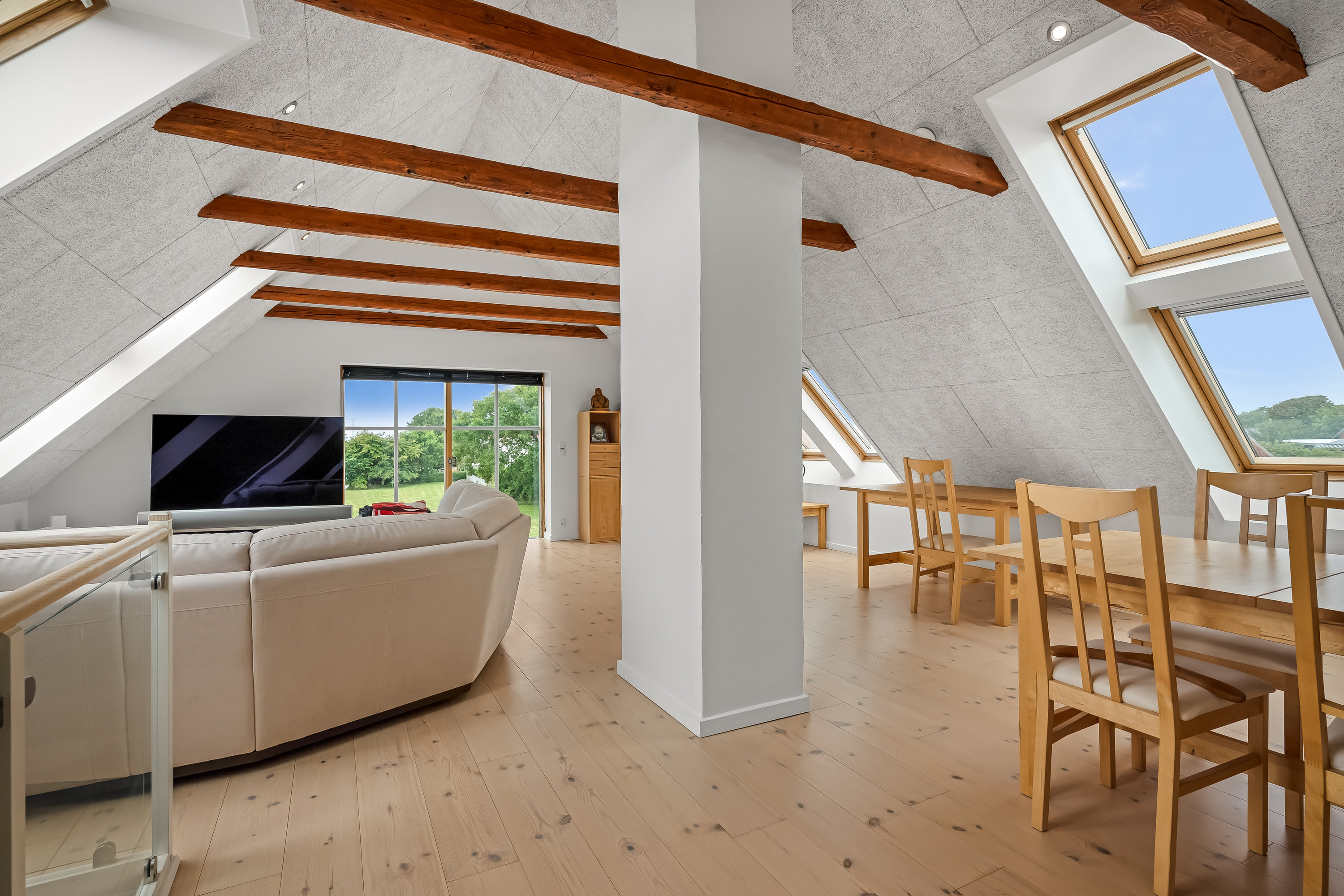 Fremhævet stue billede i fuldskærmstilstand. Billede af Havrevænget 8, 7650 Bøvlingbjerg