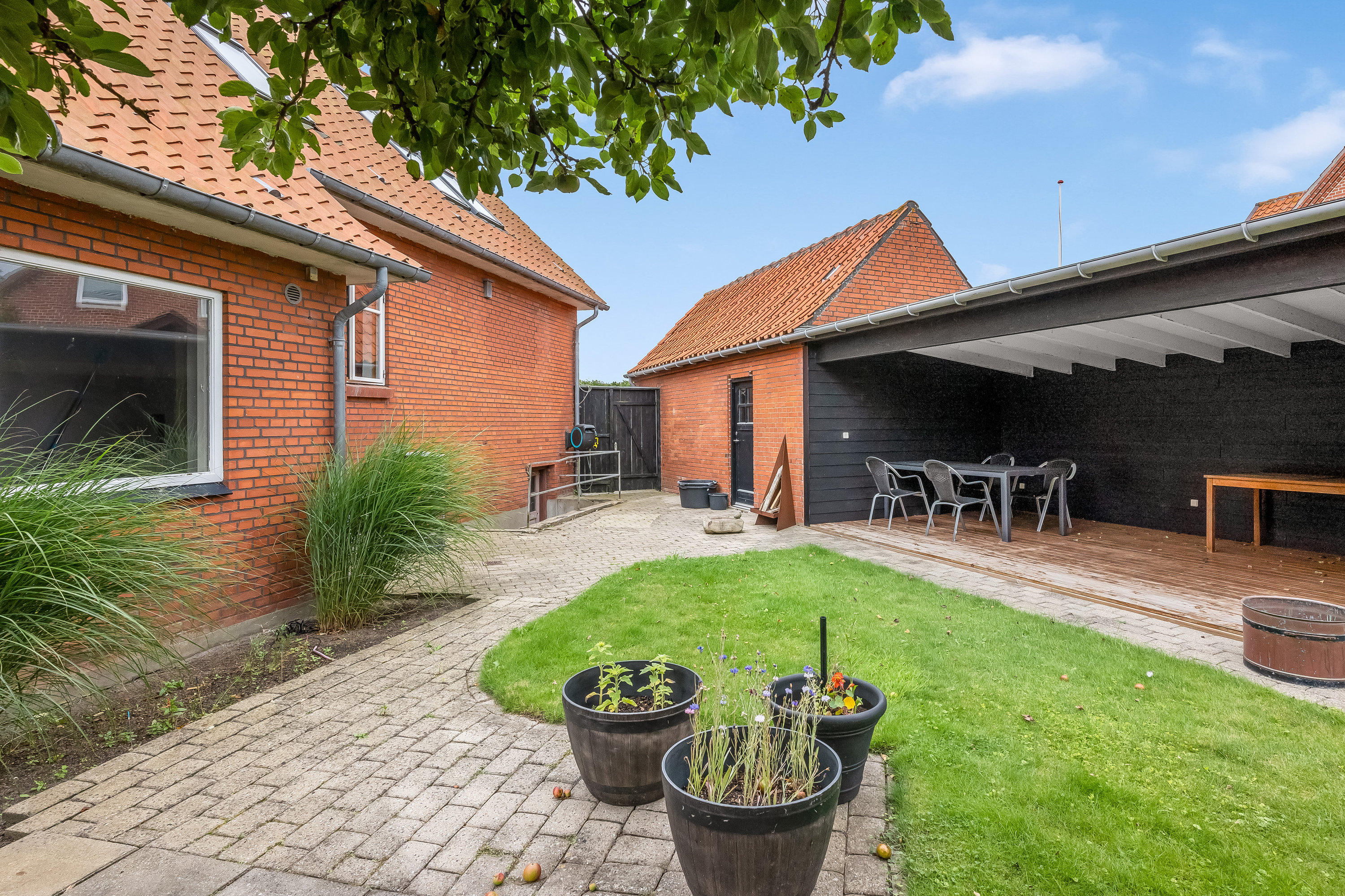 Fremhævet terrasse billede i fuldskærmstilstand. Billede af Havrevænget 8, 7650 Bøvlingbjerg