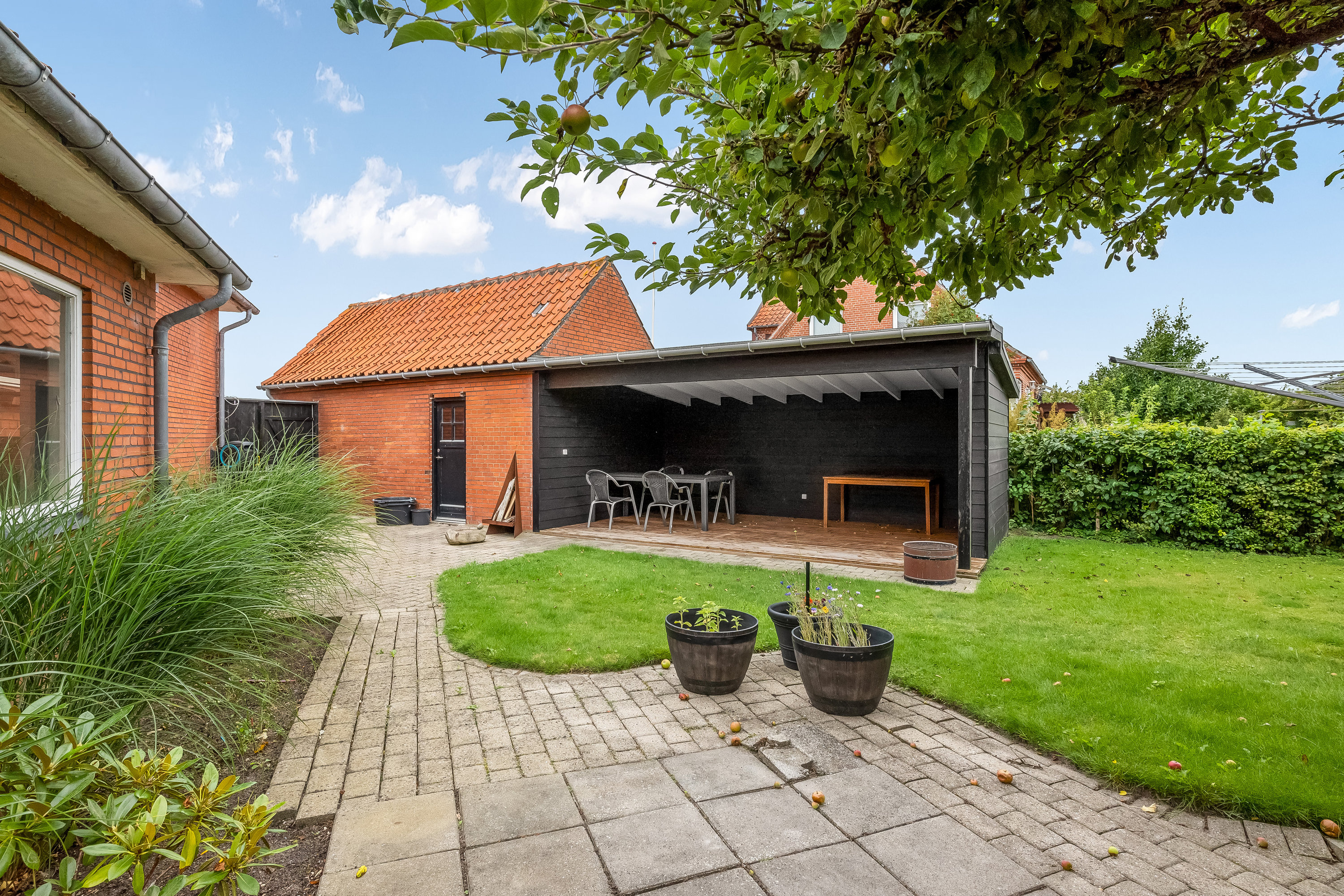 Fremhævet terrasse billede i fuldskærmstilstand. Billede af Havrevænget 8, 7650 Bøvlingbjerg