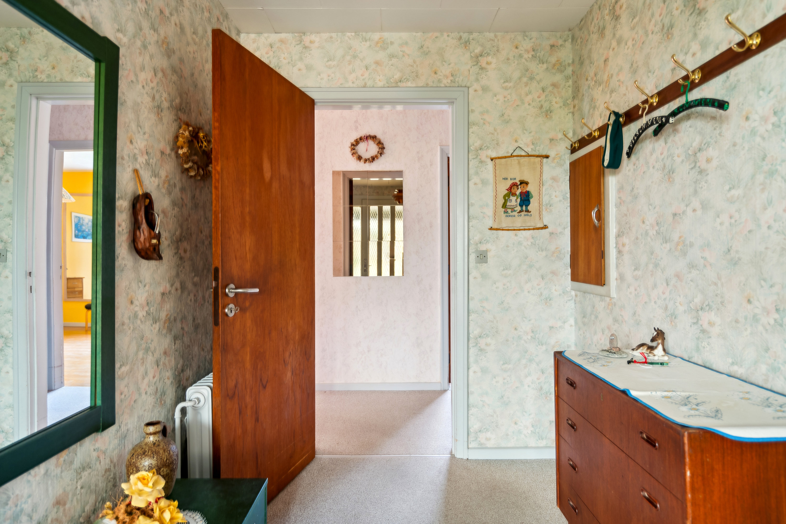 Fremhævet entre billede i fuldskærmstilstand. Billede af Irisvej 1, 9800 Hjørring