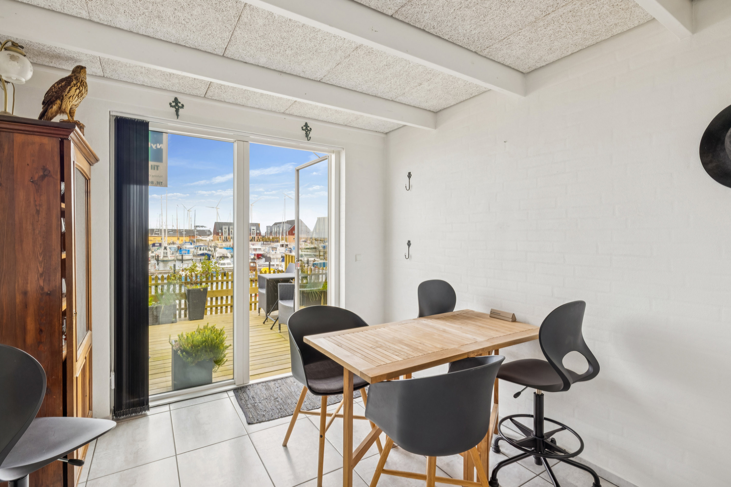 Fremhævet stue billede i fuldskærmstilstand. Billede af Vestre Mole 18, Bønnerup Strand, 8585 Glesborg