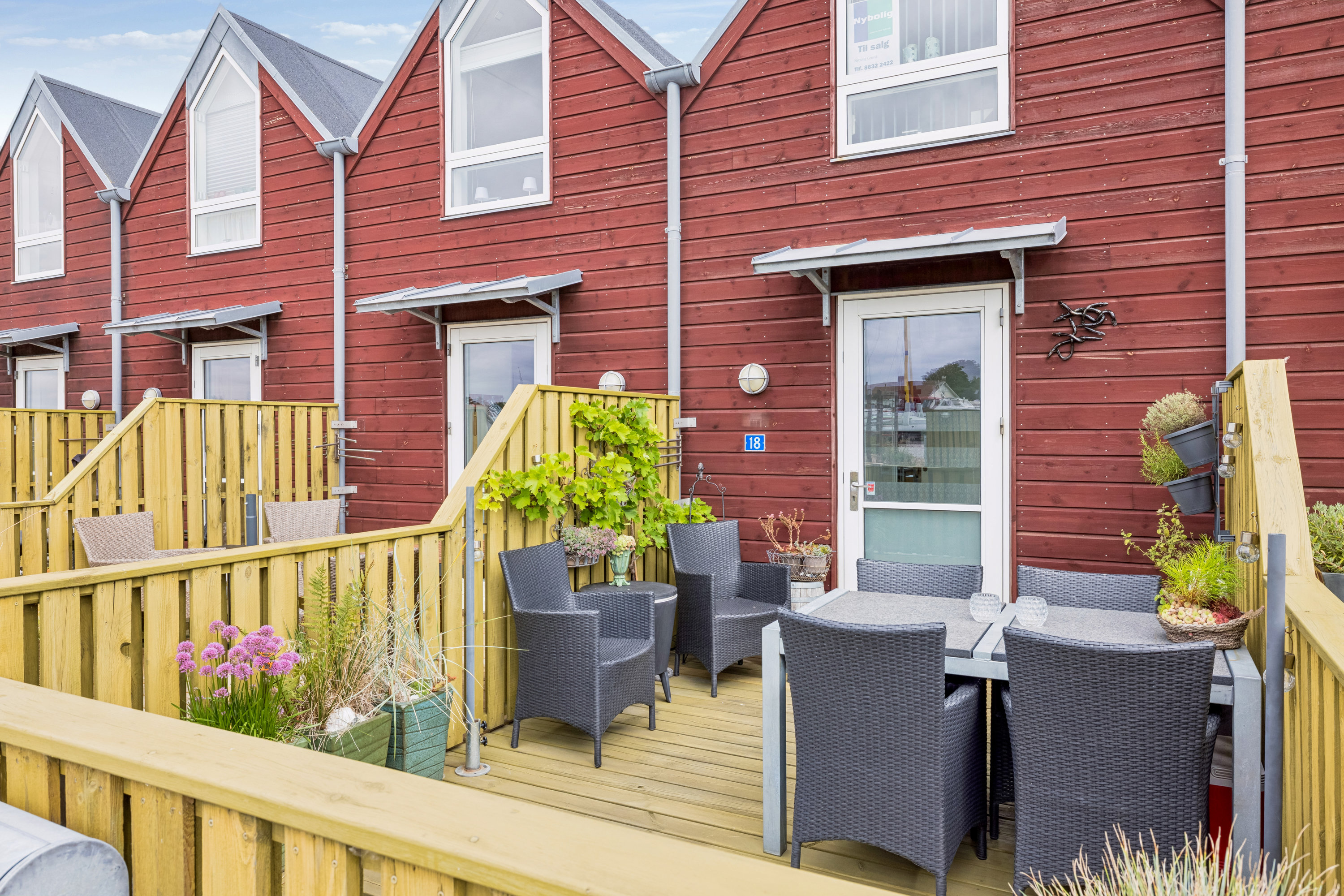 Miniaturebillede 1: ejendom 1. Billede af Vestre Mole 18, Bønnerup Strand, 8585 Glesborg