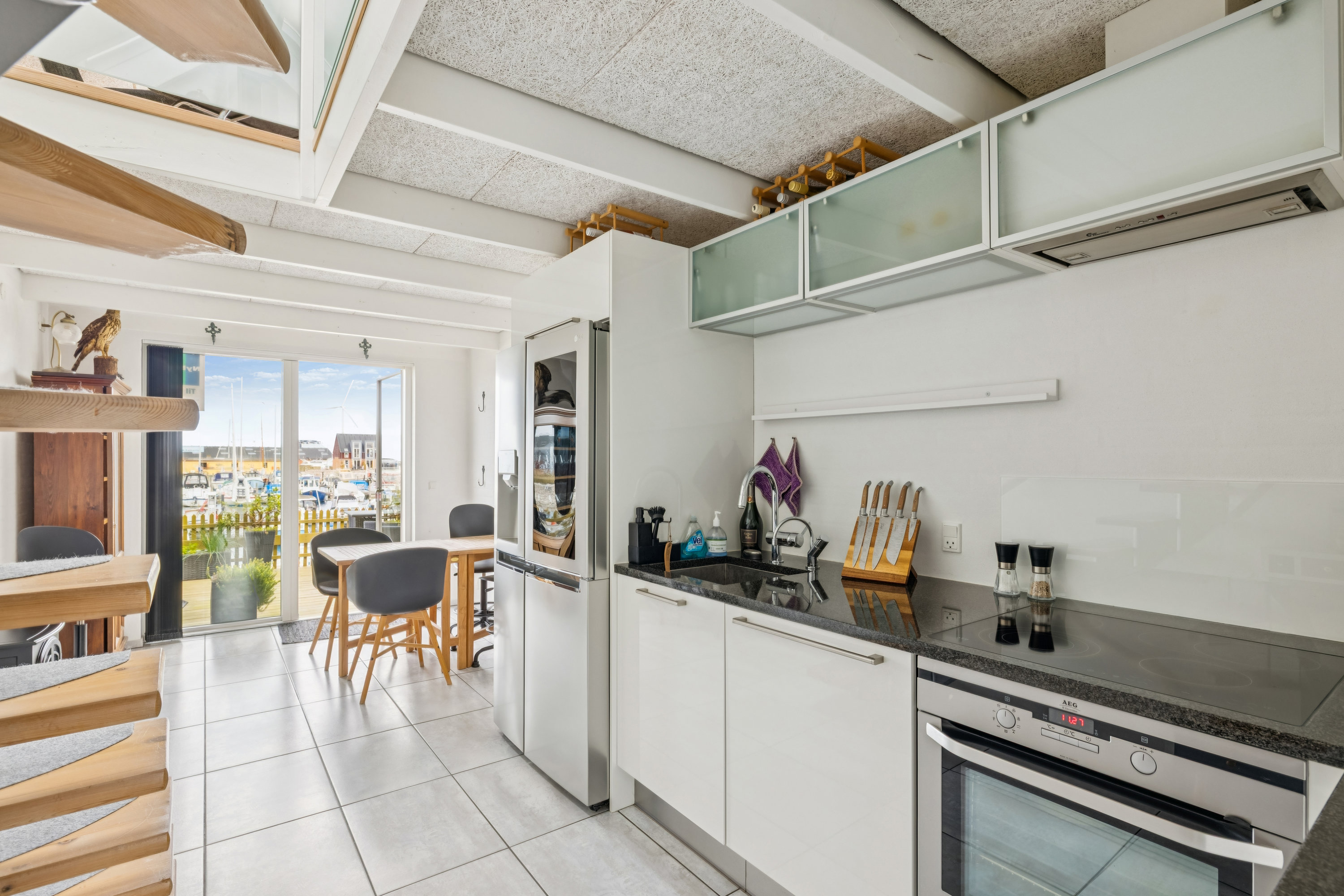 Fremhævet køkken billede i fuldskærmstilstand. Billede af Vestre Mole 18, Bønnerup Strand, 8585 Glesborg