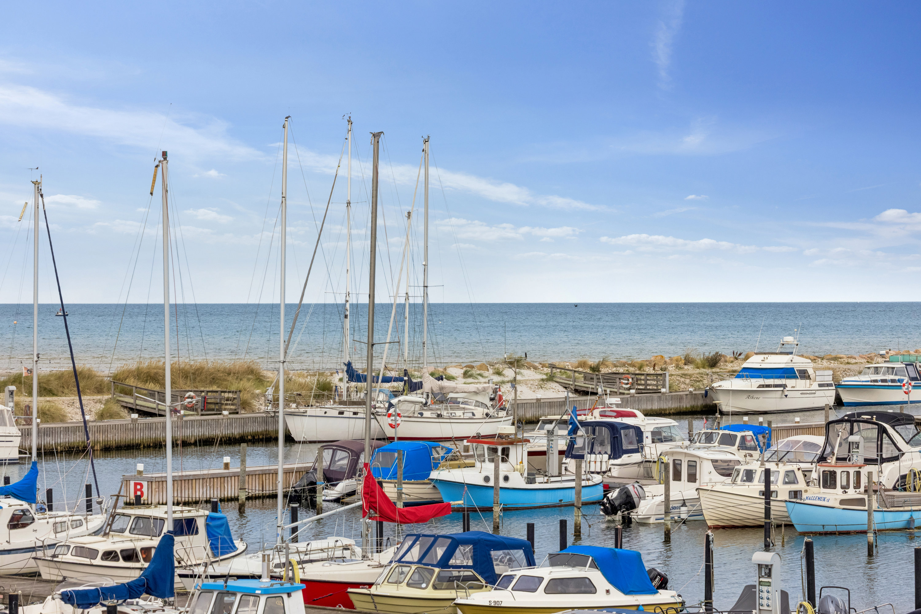 Fremhævet omgivelser billede i fuldskærmstilstand. Billede af Vestre Mole 18, Bønnerup Strand, 8585 Glesborg